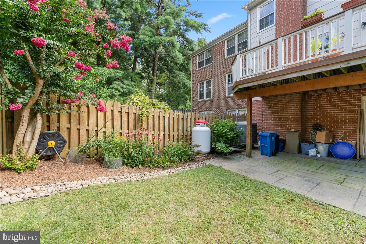 STRATTON COMMONS - Residential Lease