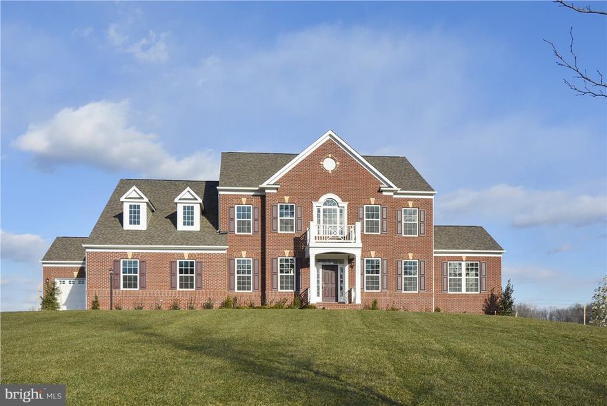 Beautiful home with al the bells and whistles. Carefully designed to meet everyones requirements.