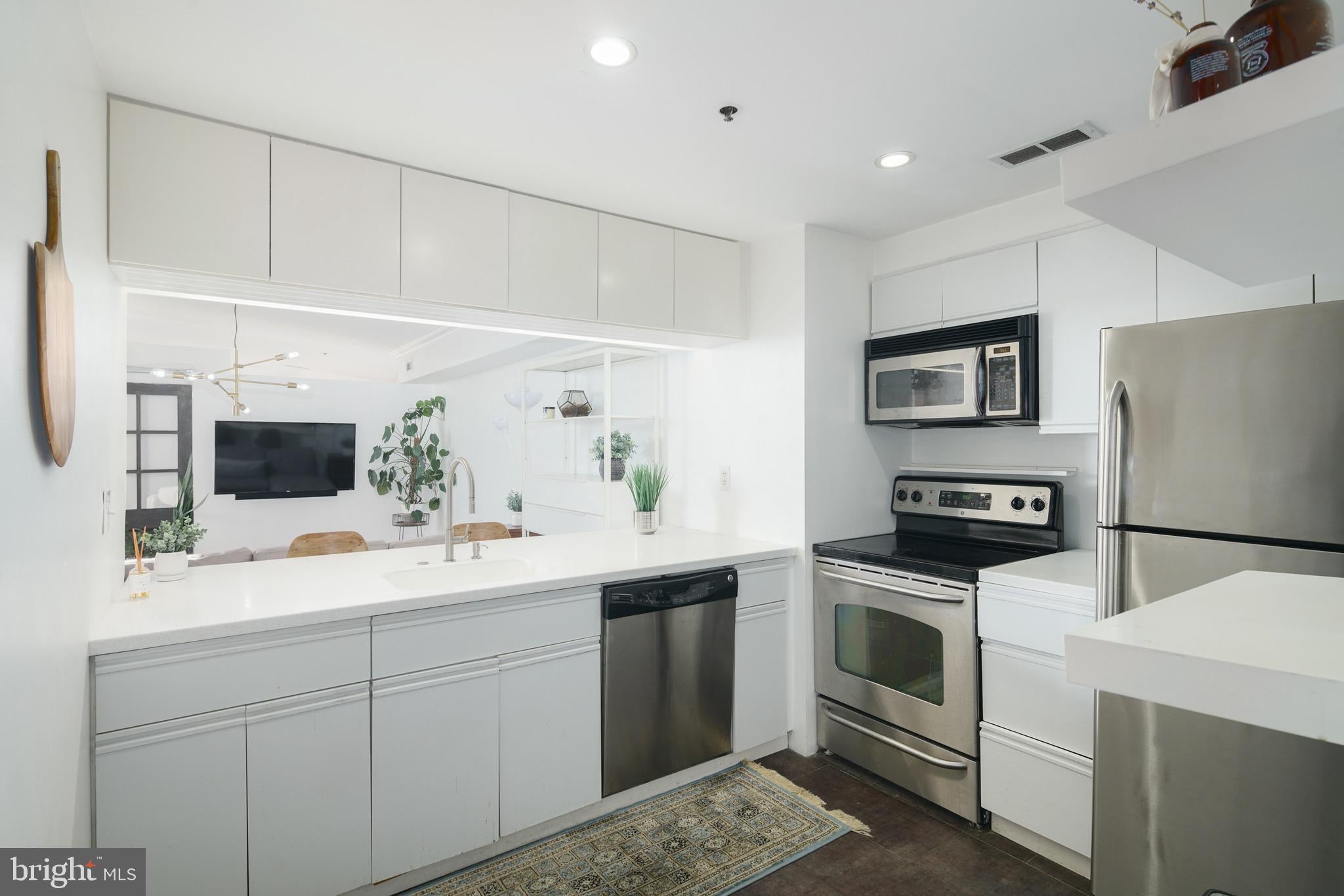 315 NEW STREET 701