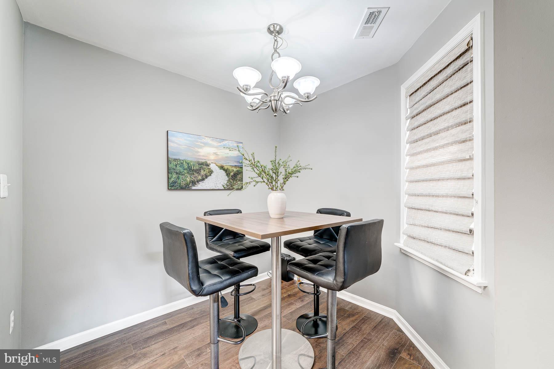 SURREY AT MANCHESTER LAKES - Residential