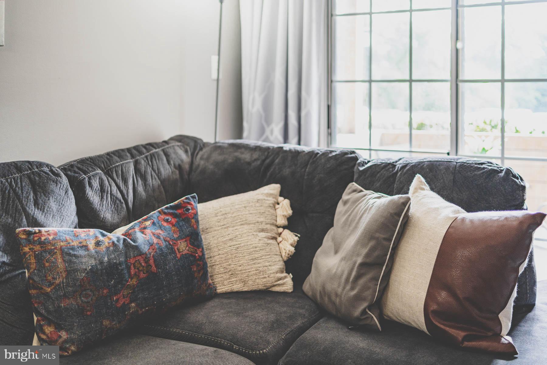 SURREY AT MANCHESTER LAKES - Residential