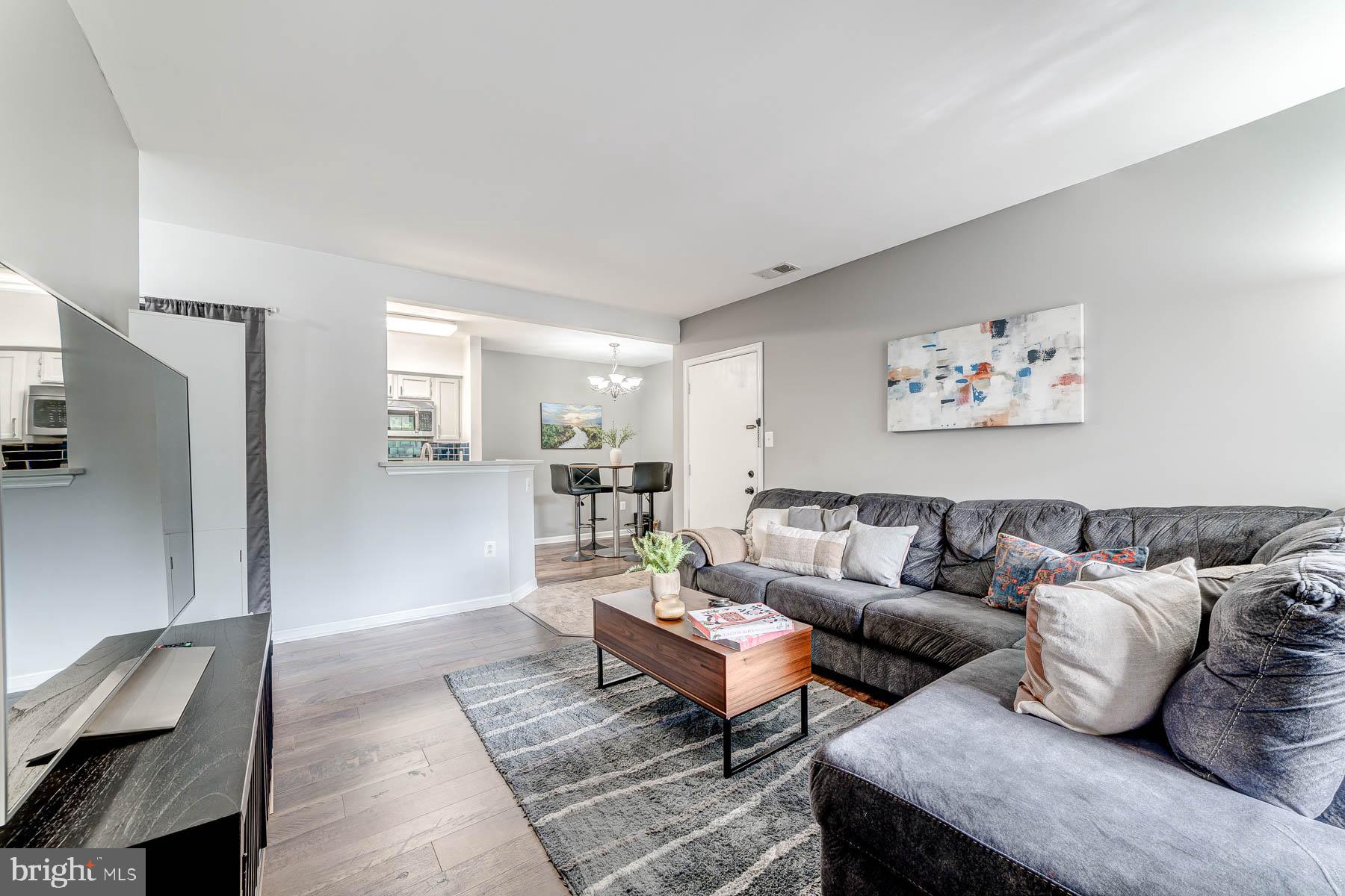 SURREY AT MANCHESTER LAKES - Residential