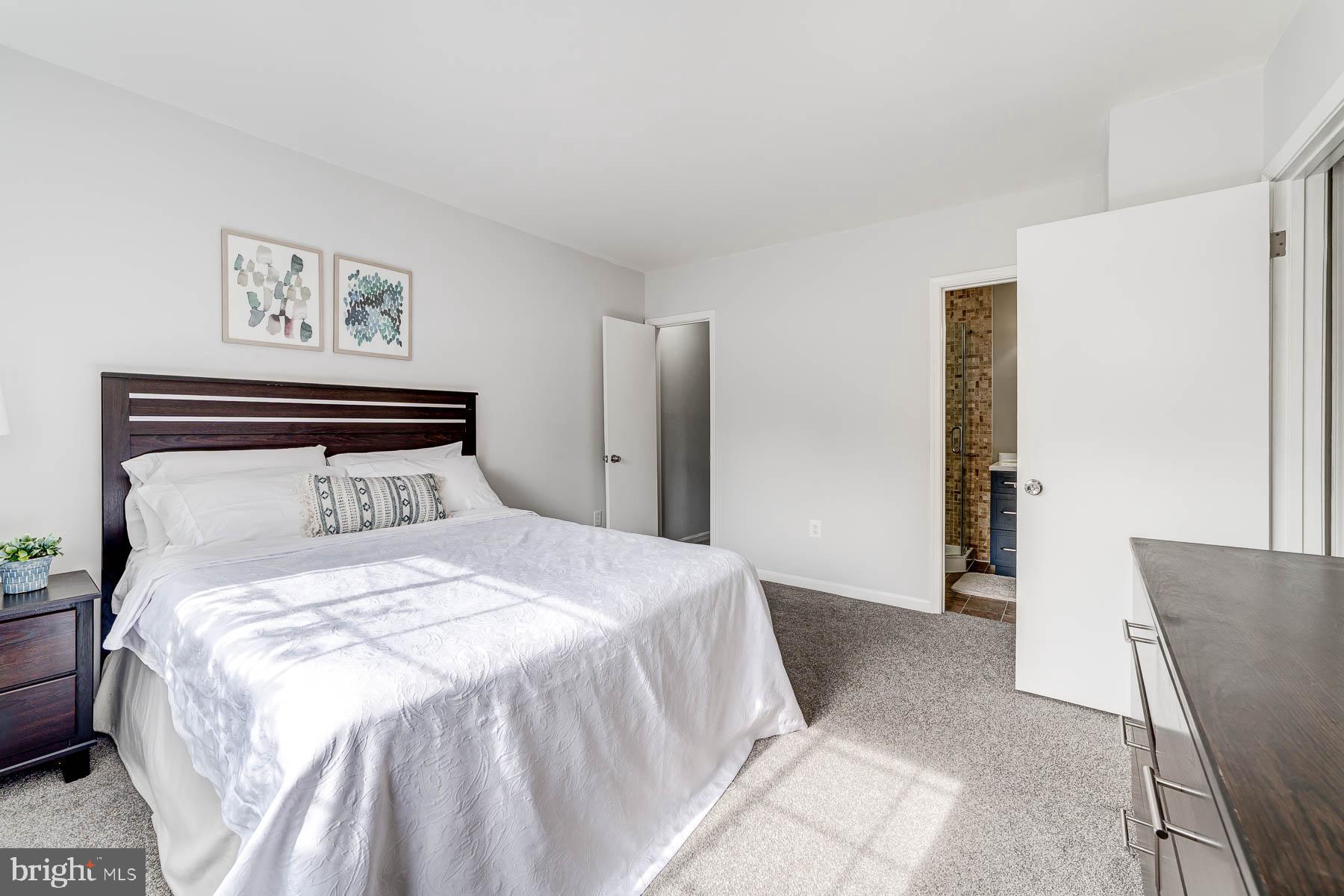 SURREY AT MANCHESTER LAKES - Residential