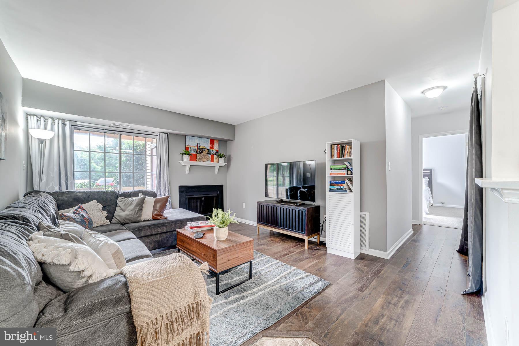 SURREY AT MANCHESTER LAKES - Residential