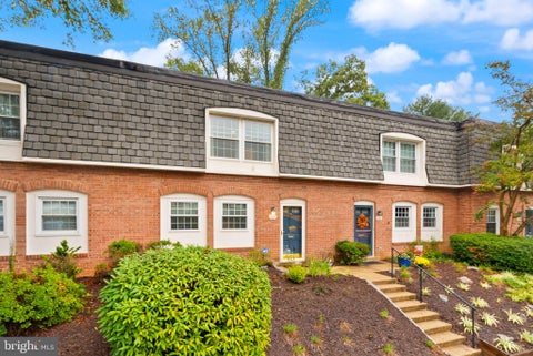 Photo of 8210 Tory Road #139, SPRINGFIELD, VA 22152 (MLS # VAFX2343046)