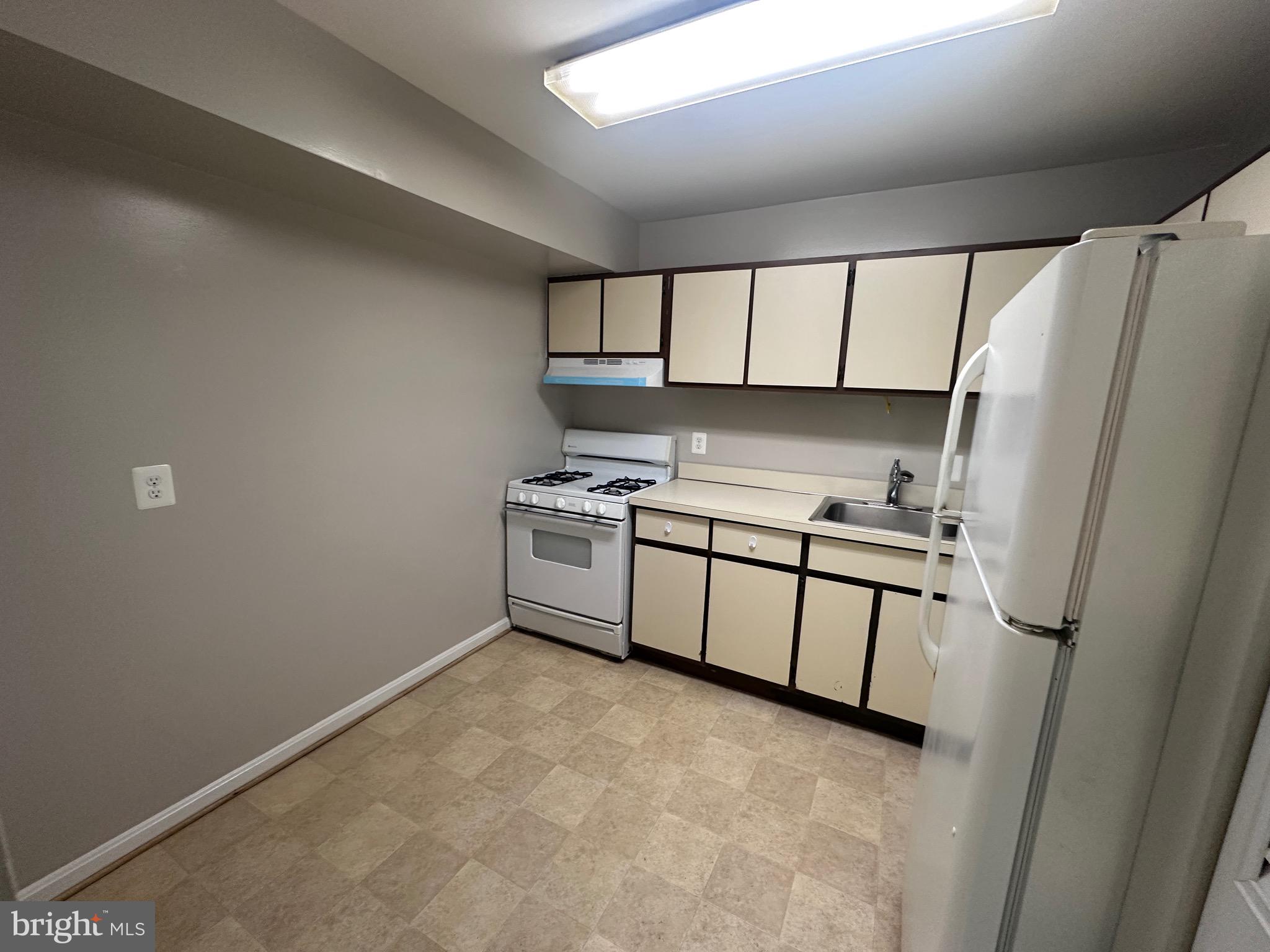 CANTERBURY SQUARE - Residential