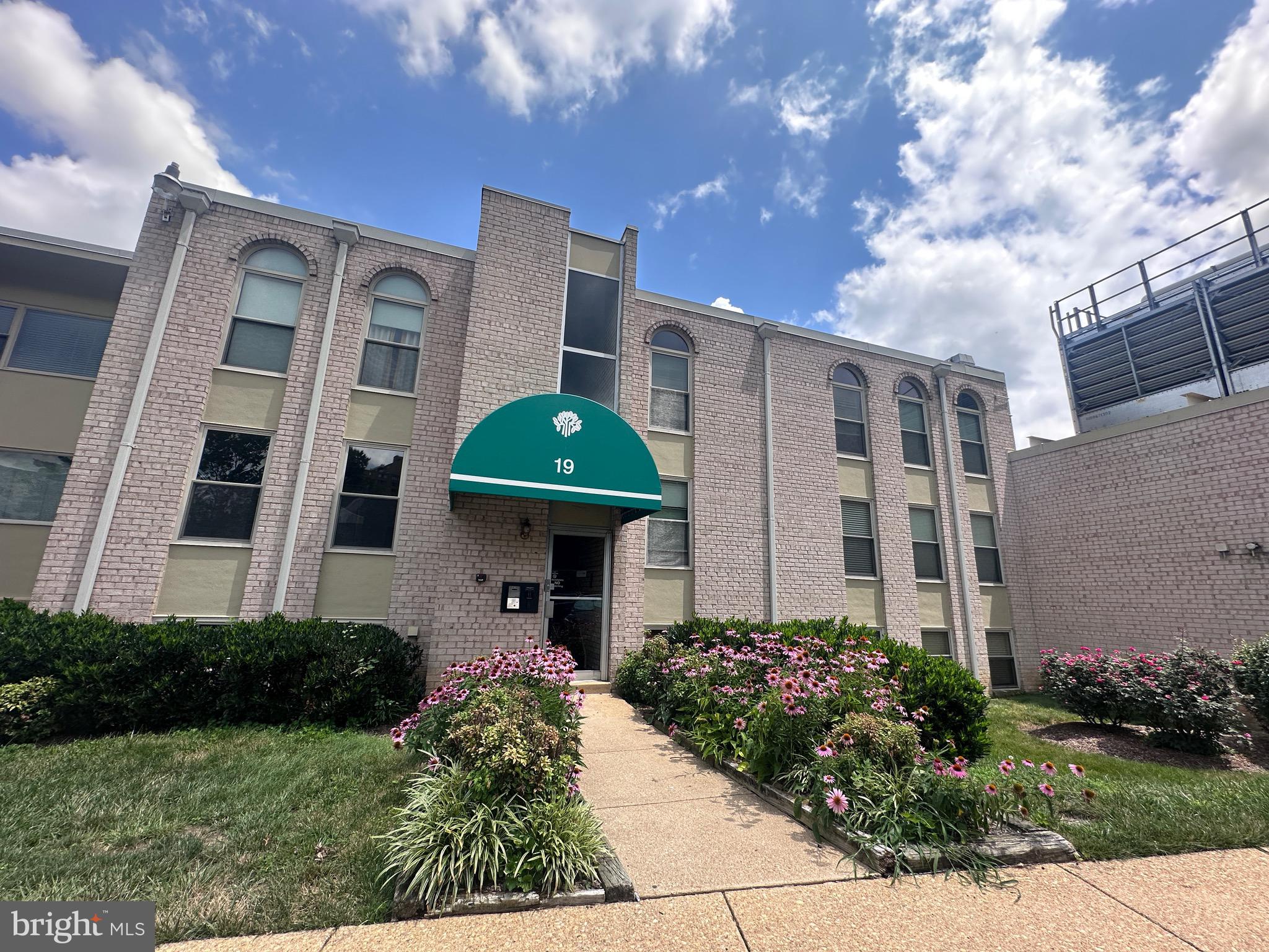 CANTERBURY SQUARE - Residential