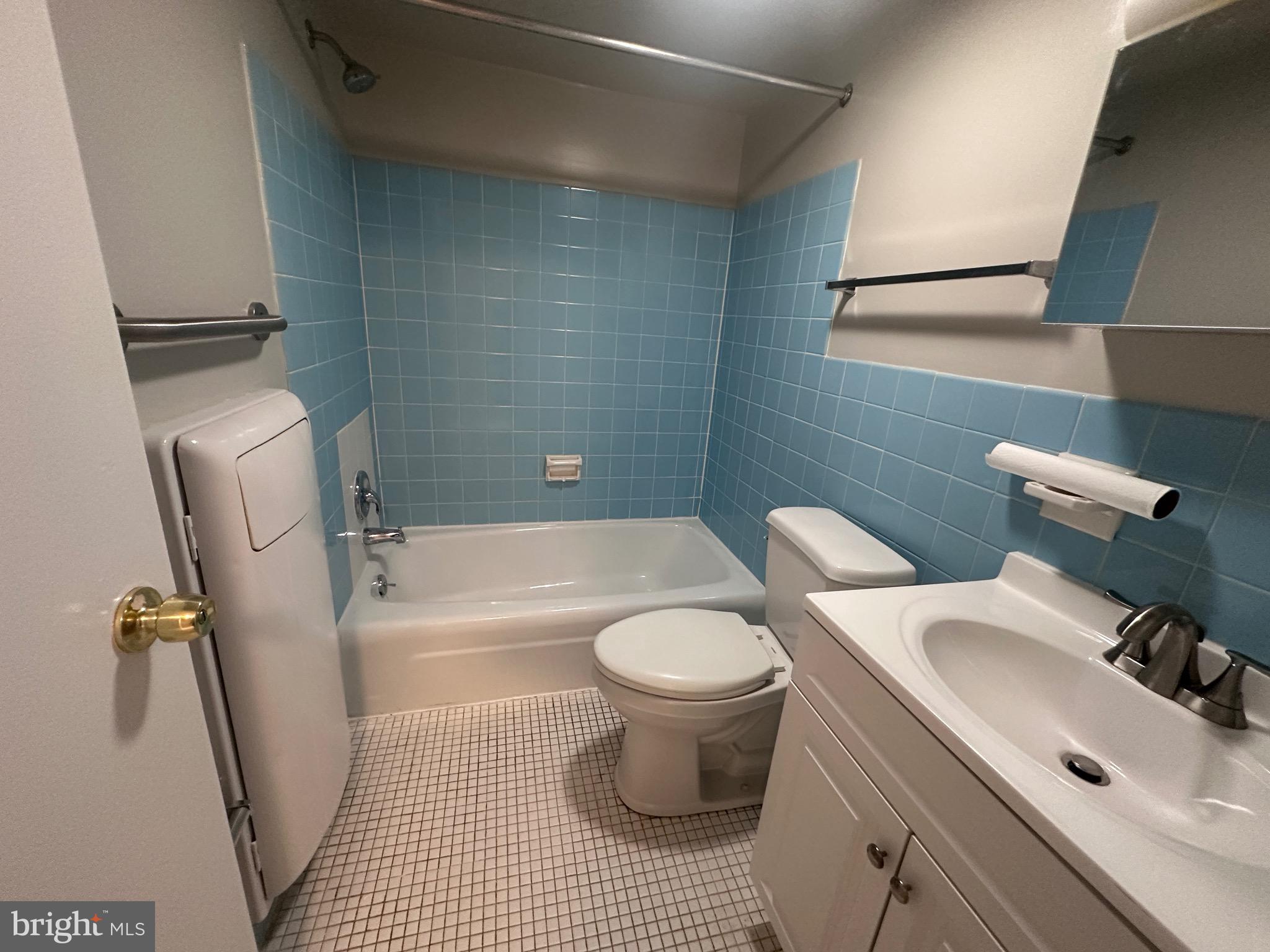 CANTERBURY SQUARE - Residential