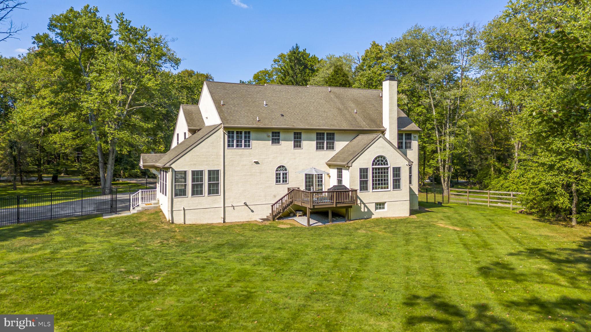 WILLISTOWN ACRES - Residential