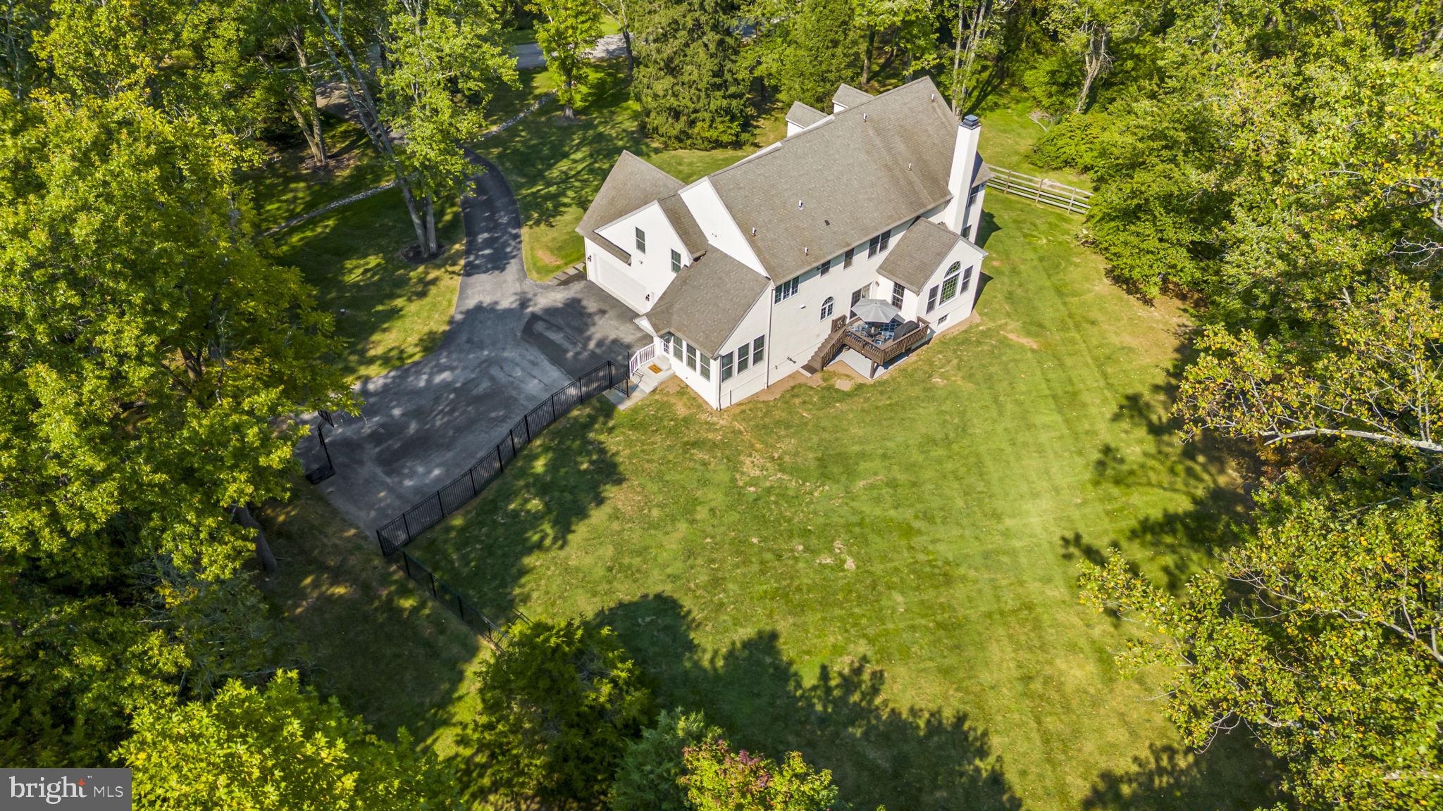 WILLISTOWN ACRES - Residential