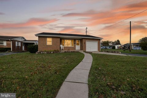 834 HOKENDAUQUA STREET COPLAY PA 18037