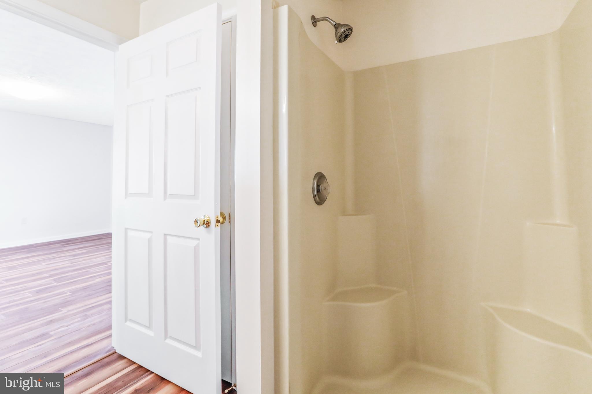 SIGNAL KNOB STATION - Residential Lease