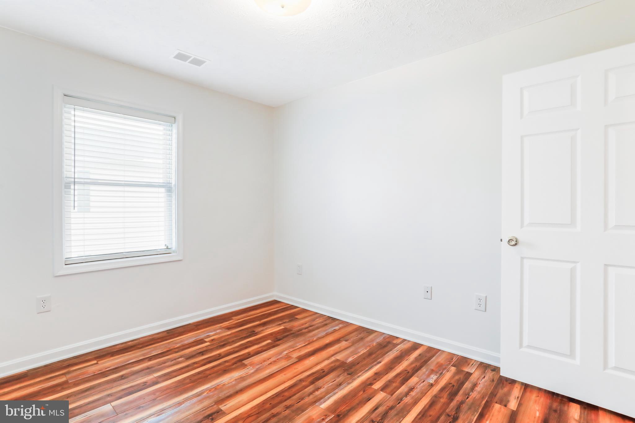 SIGNAL KNOB STATION - Residential Lease