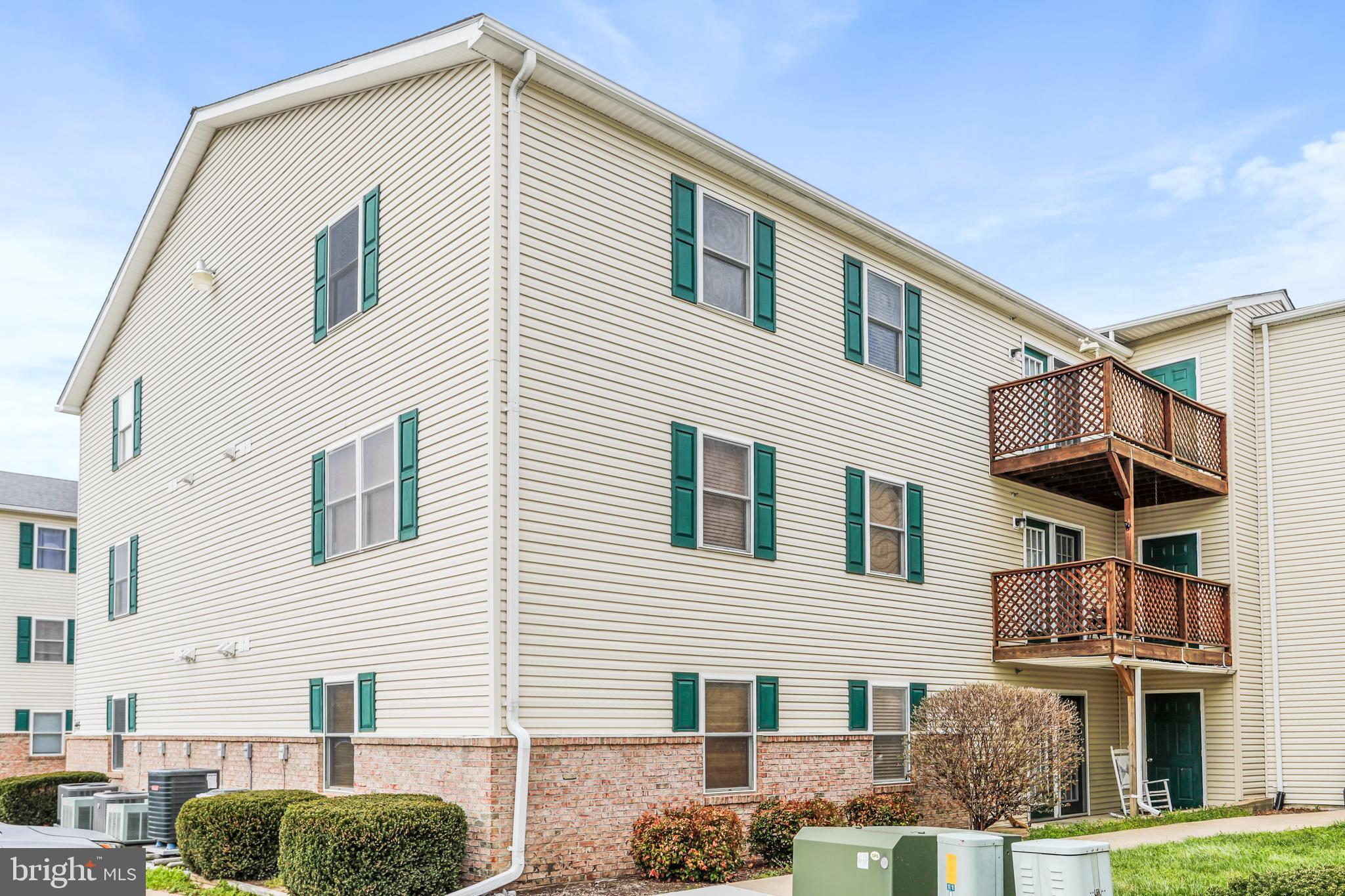 SIGNAL KNOB STATION - Residential Lease