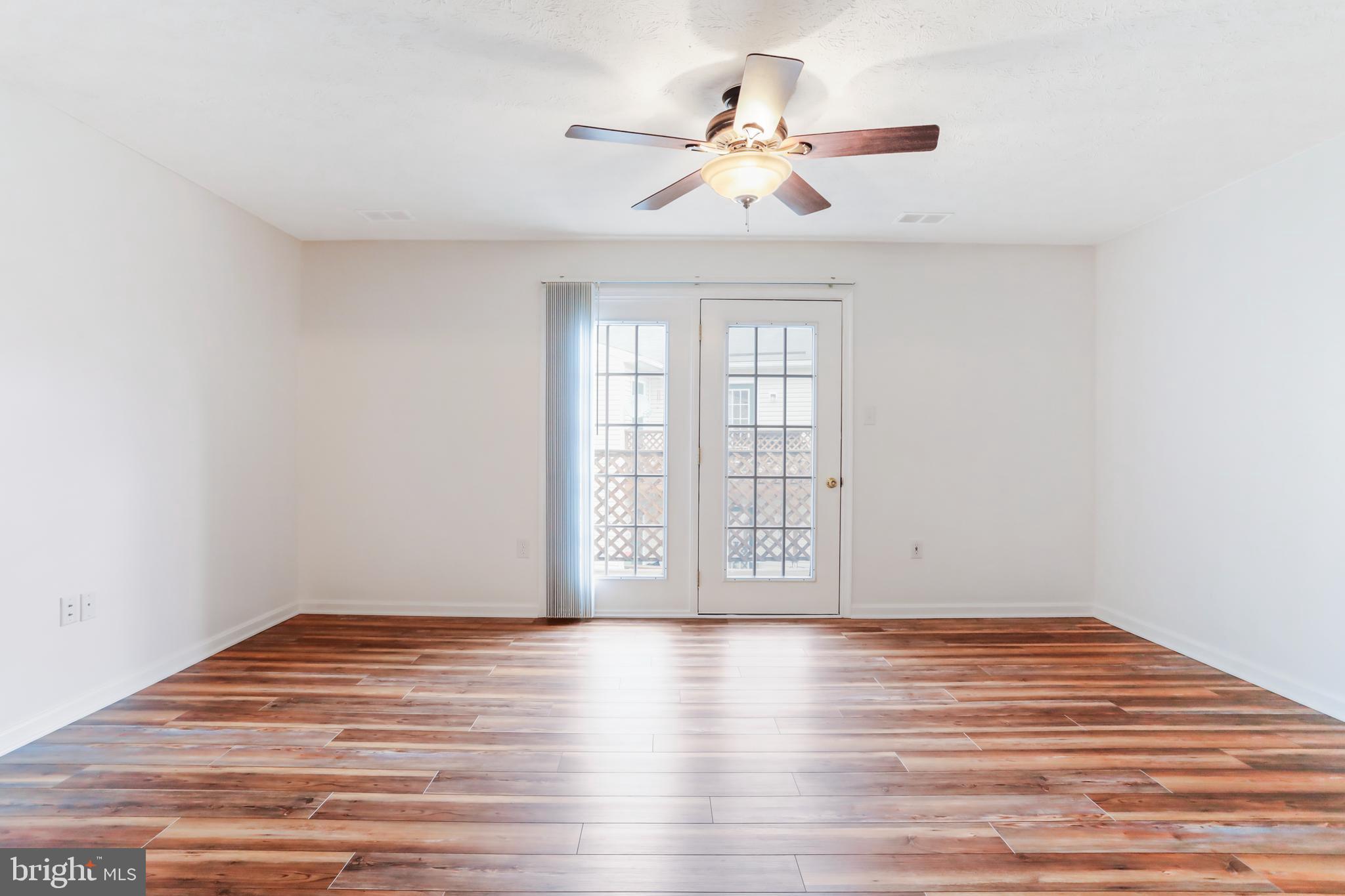 SIGNAL KNOB STATION - Residential Lease