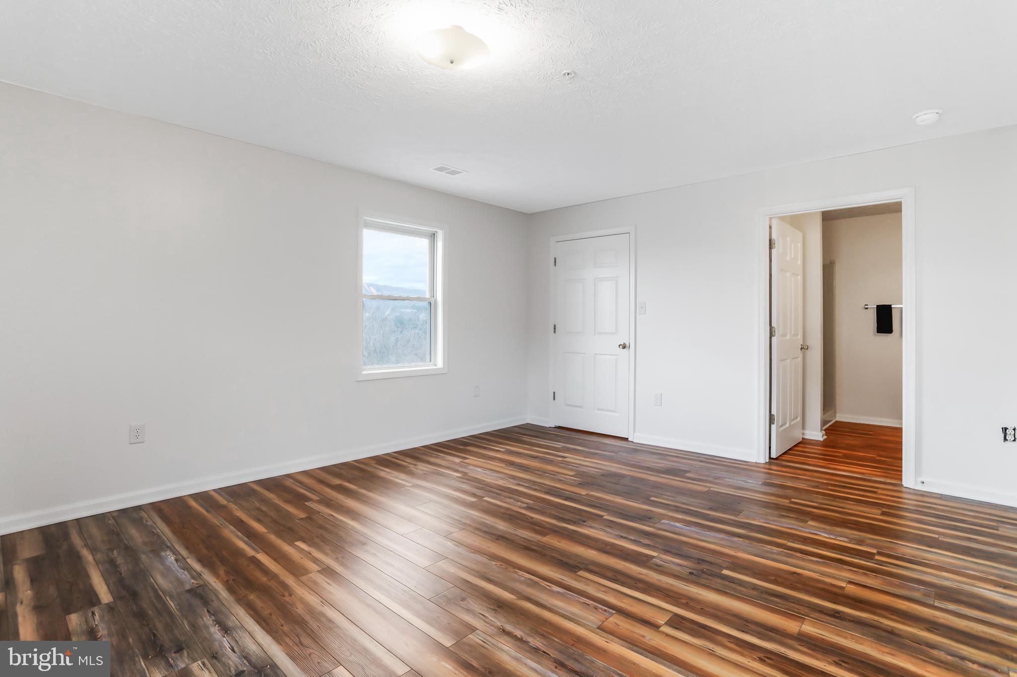 SIGNAL KNOB STATION - Residential Lease