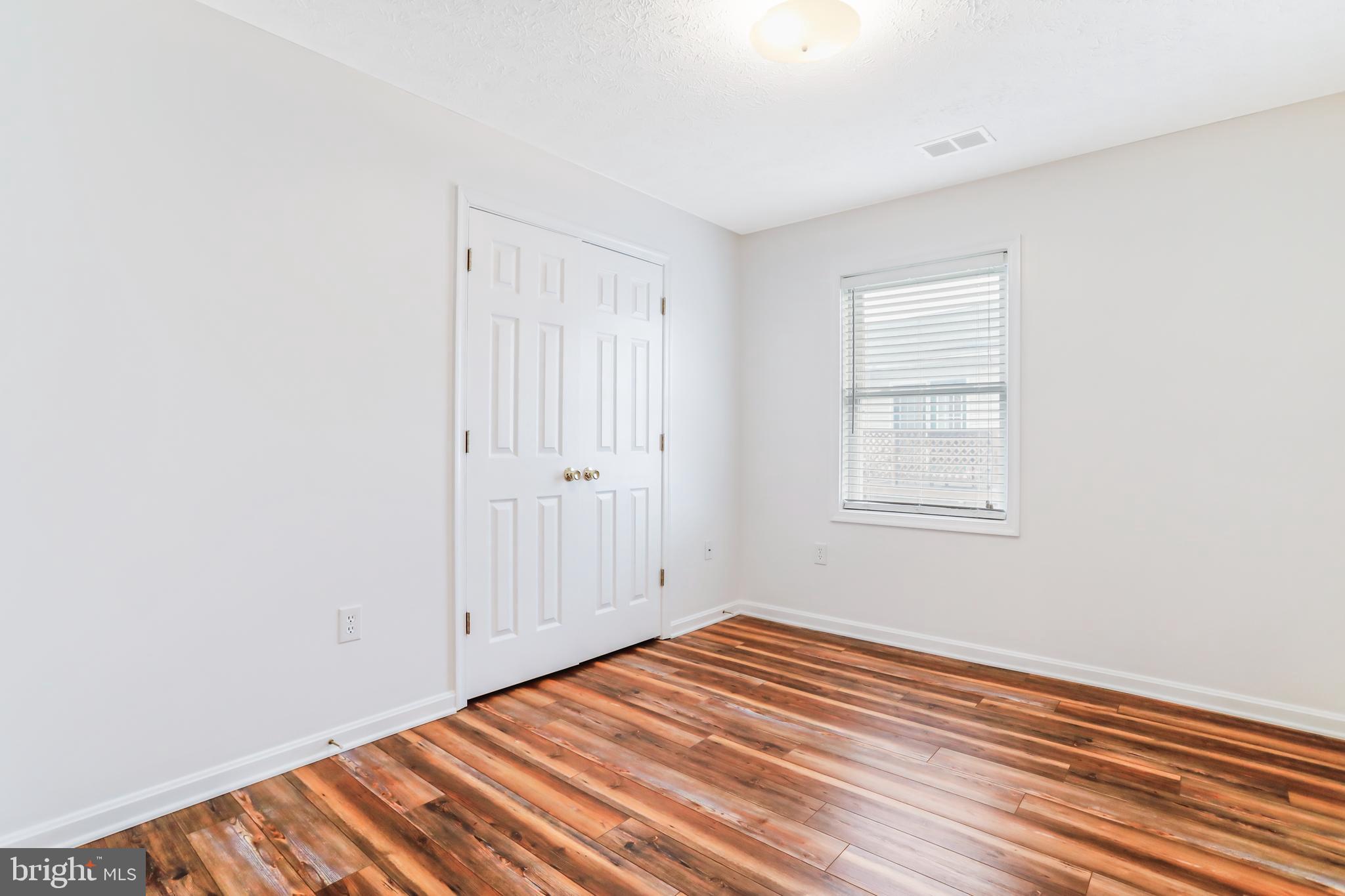 SIGNAL KNOB STATION - Residential Lease