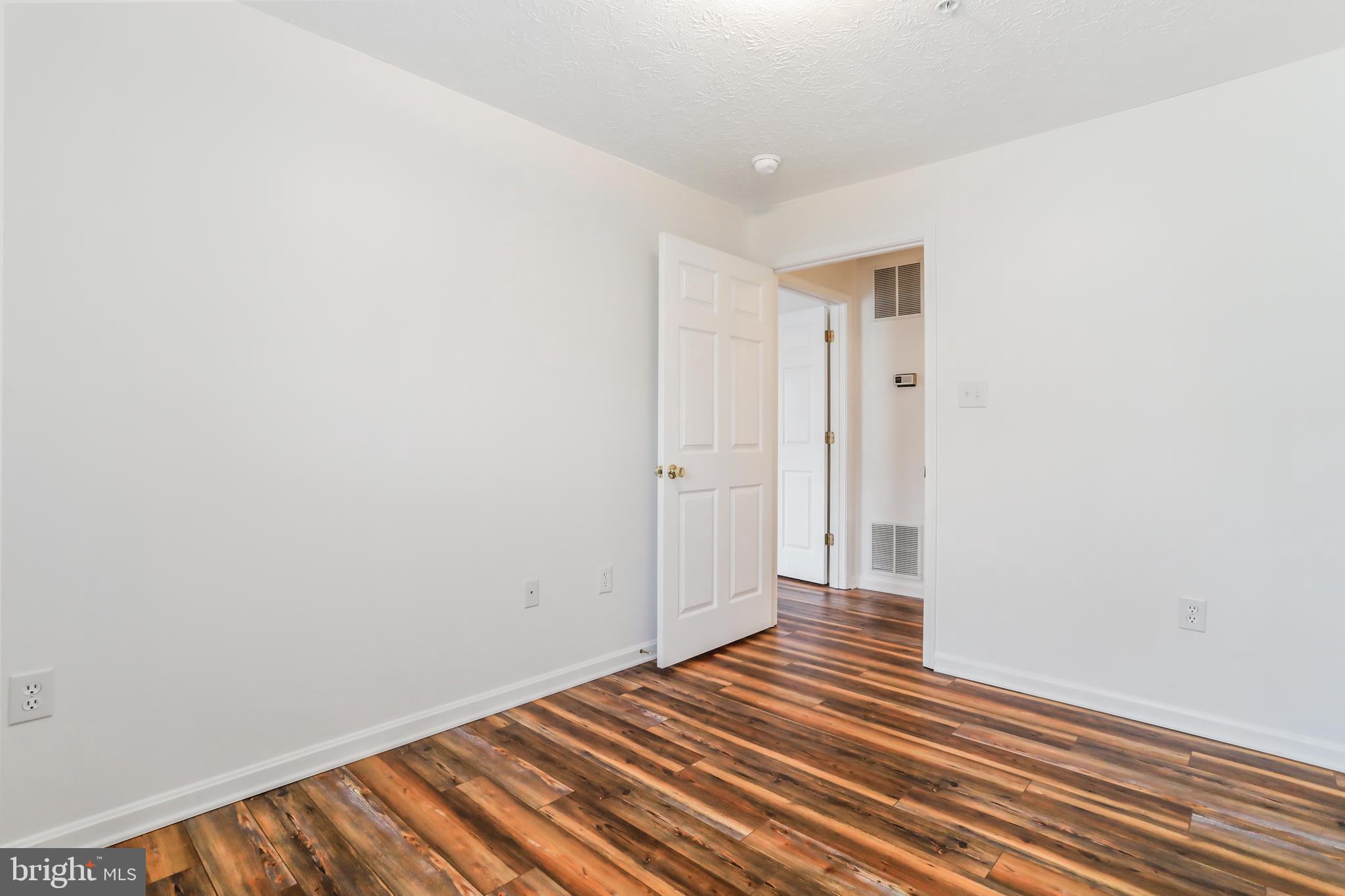 SIGNAL KNOB STATION - Residential Lease