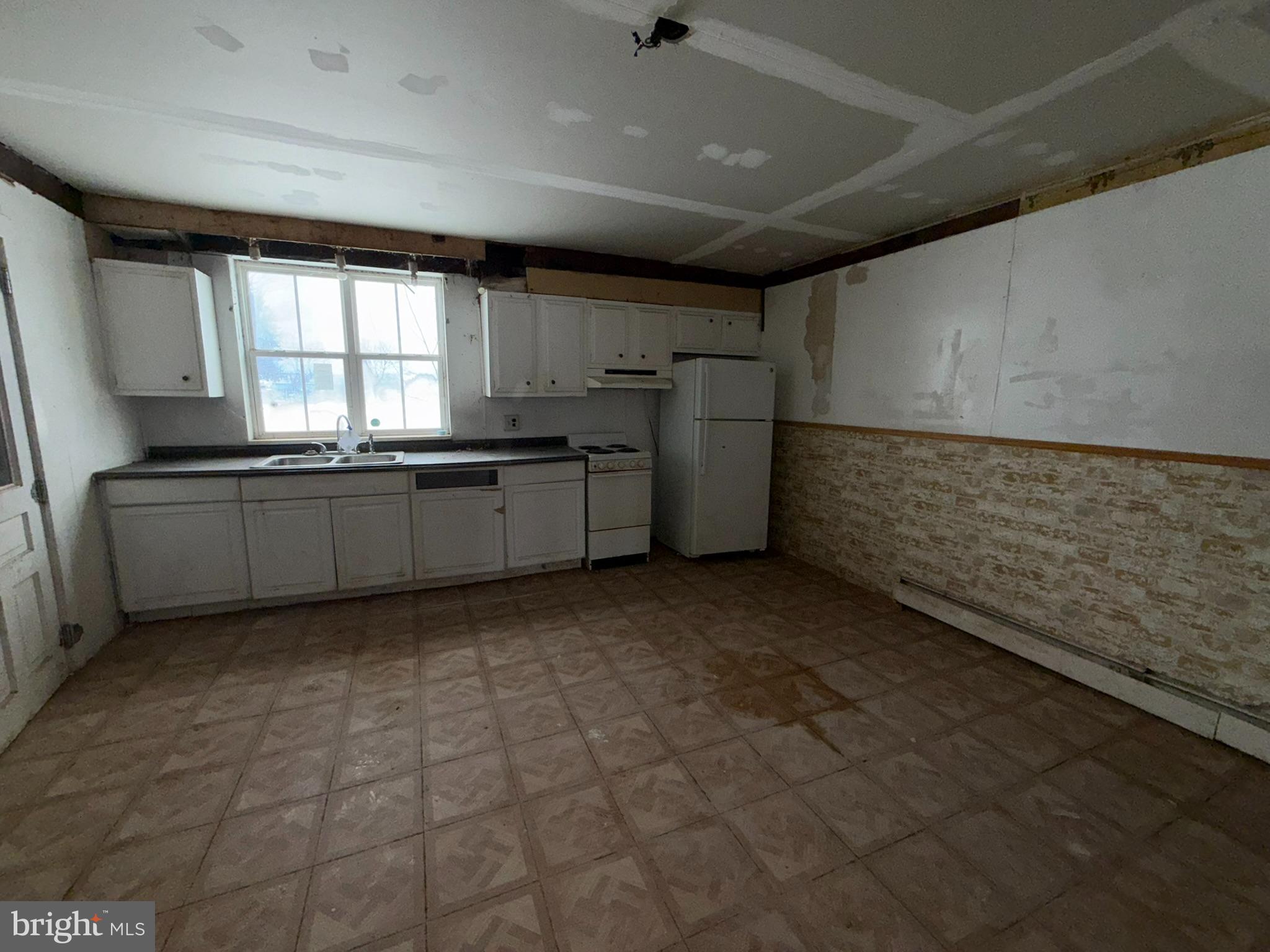 1819 ARMSTRONG VALLEY ROAD