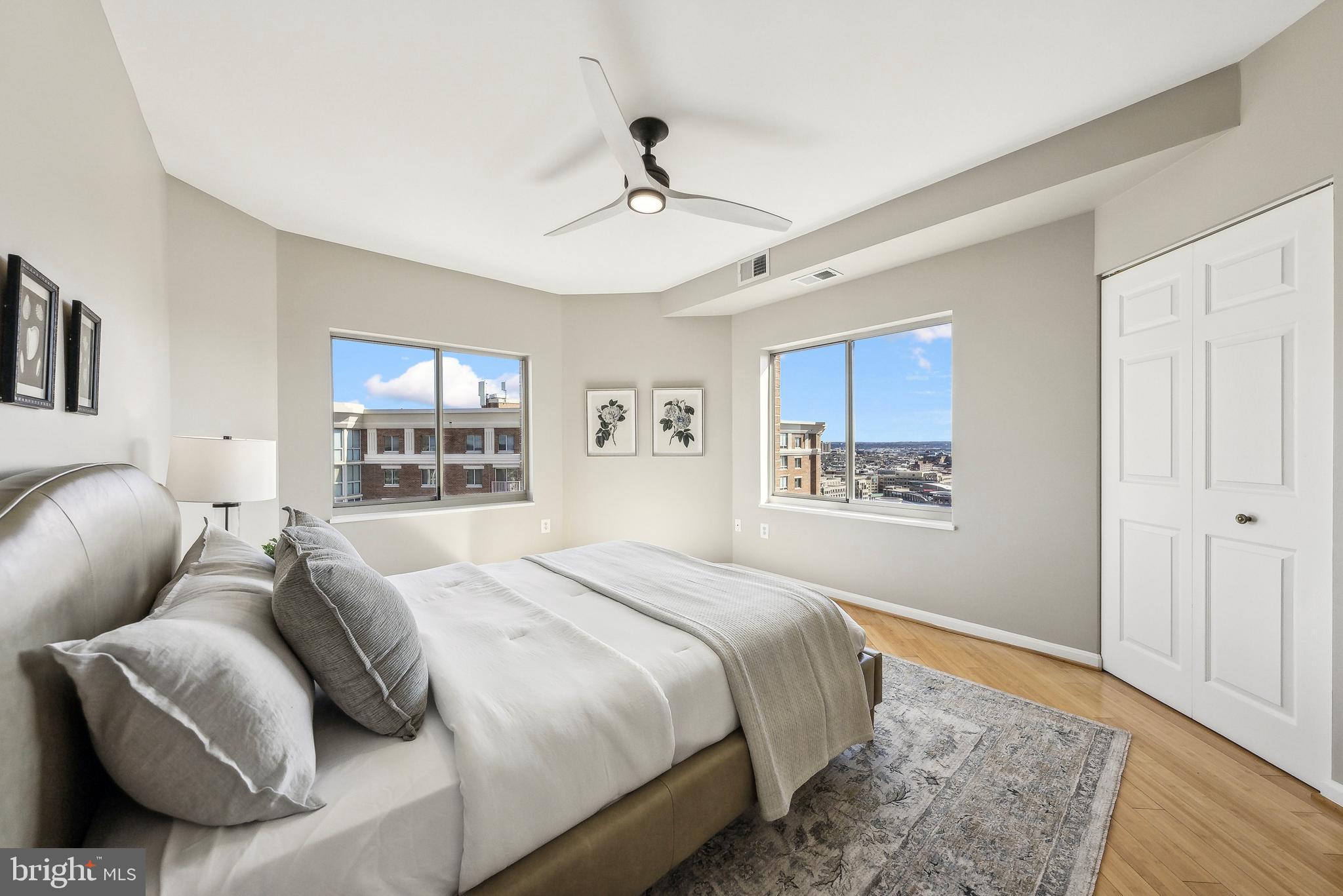 CARLYLE TOWERS - Residential