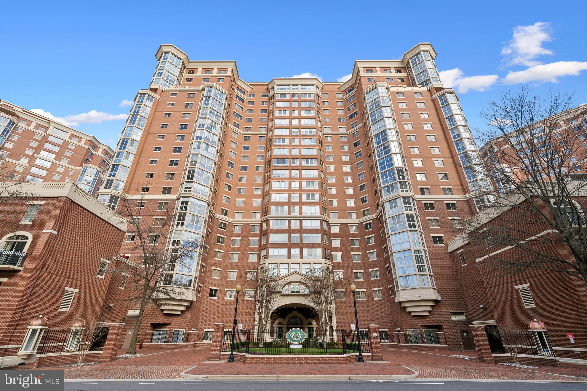 CARLYLE TOWERS - Residential