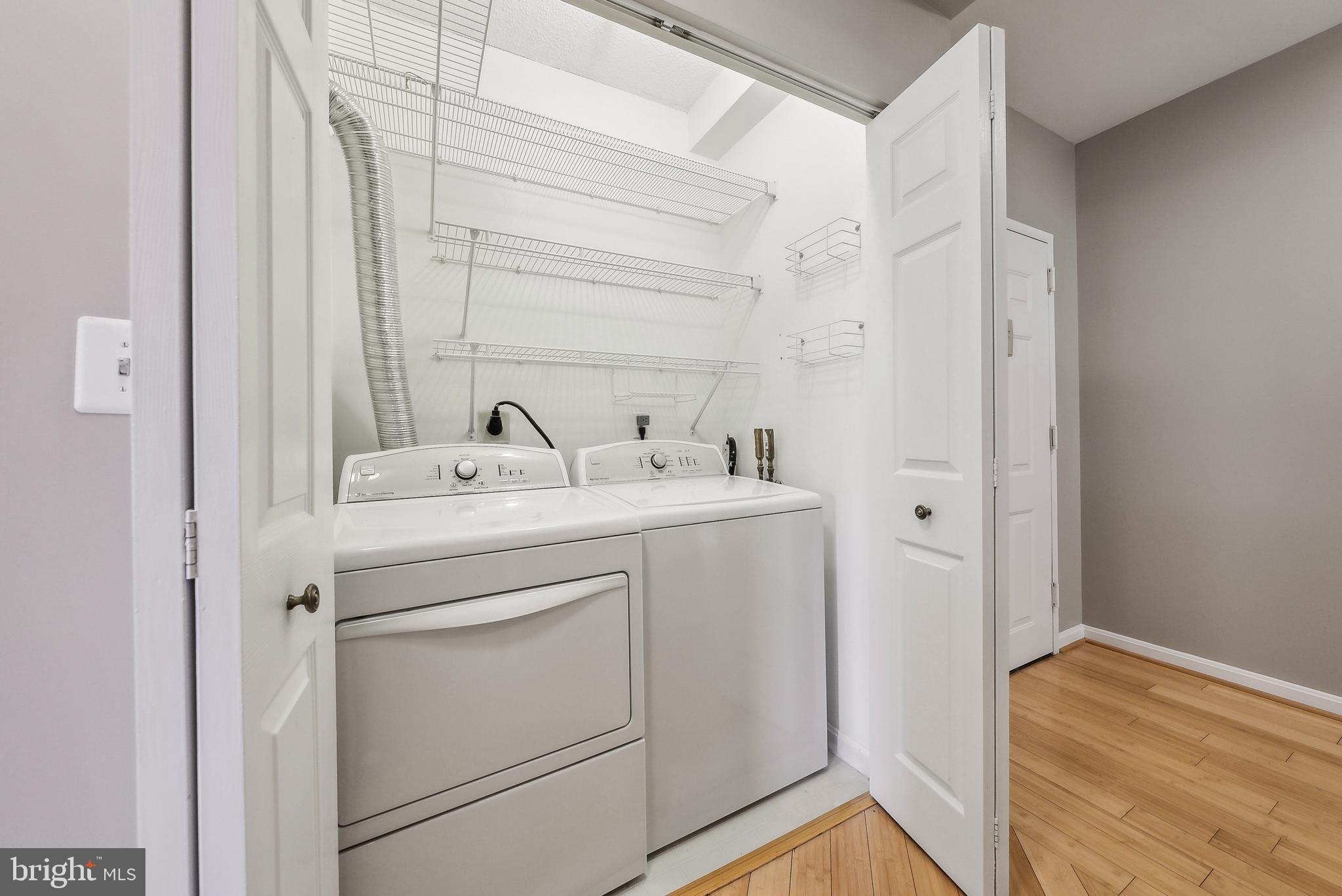 CARLYLE TOWERS - Residential