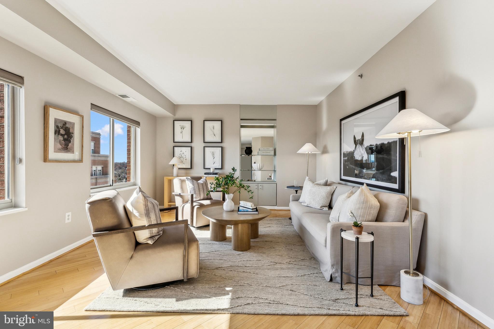 CARLYLE TOWERS - Residential