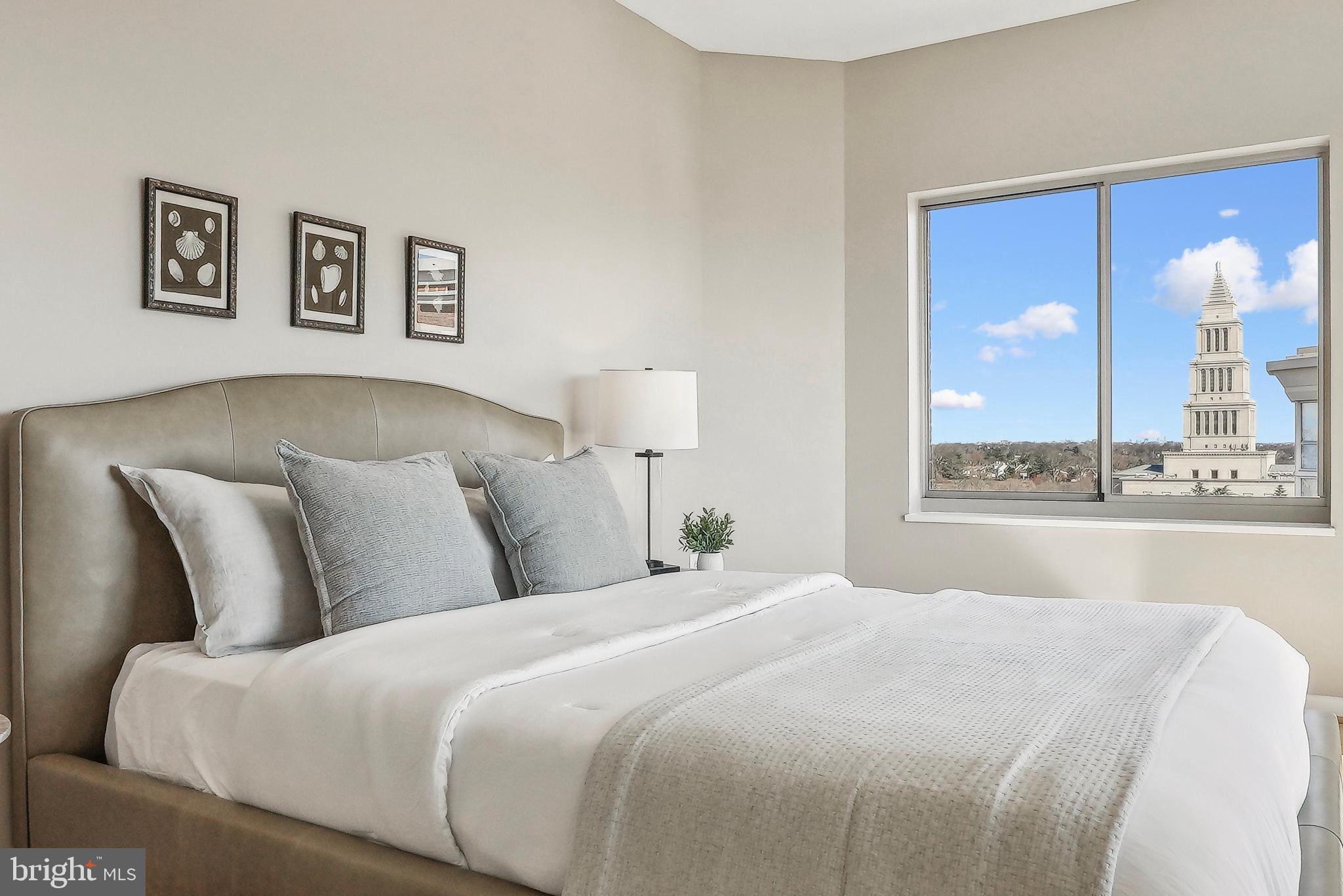 CARLYLE TOWERS - Residential