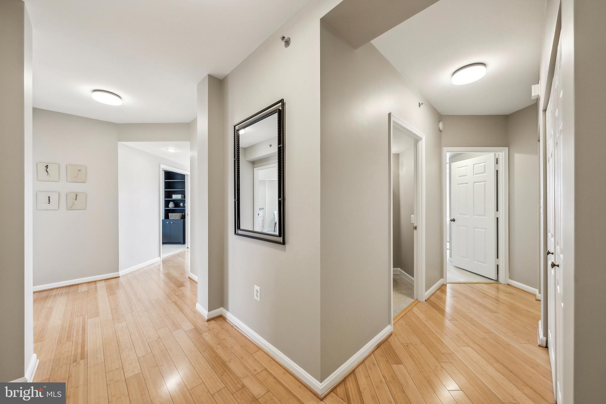 CARLYLE TOWERS - Residential