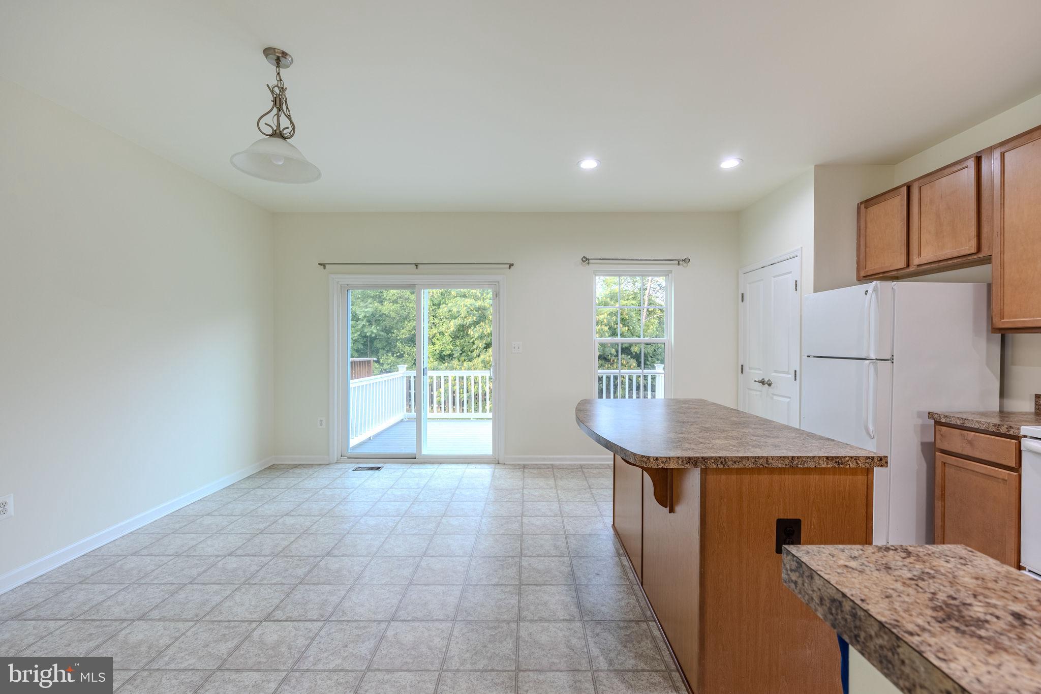 LAFAYETTE CROSSING - Residential Lease