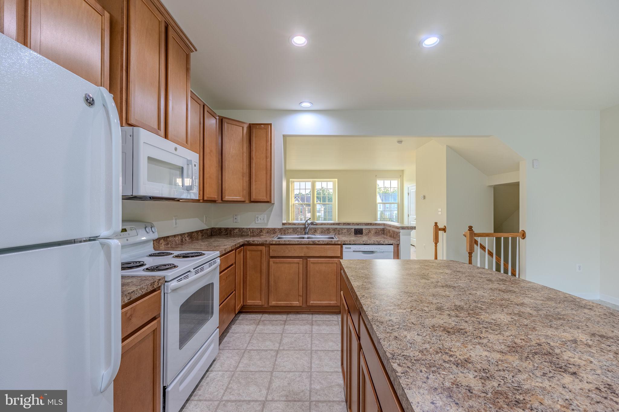 LAFAYETTE CROSSING - Residential Lease