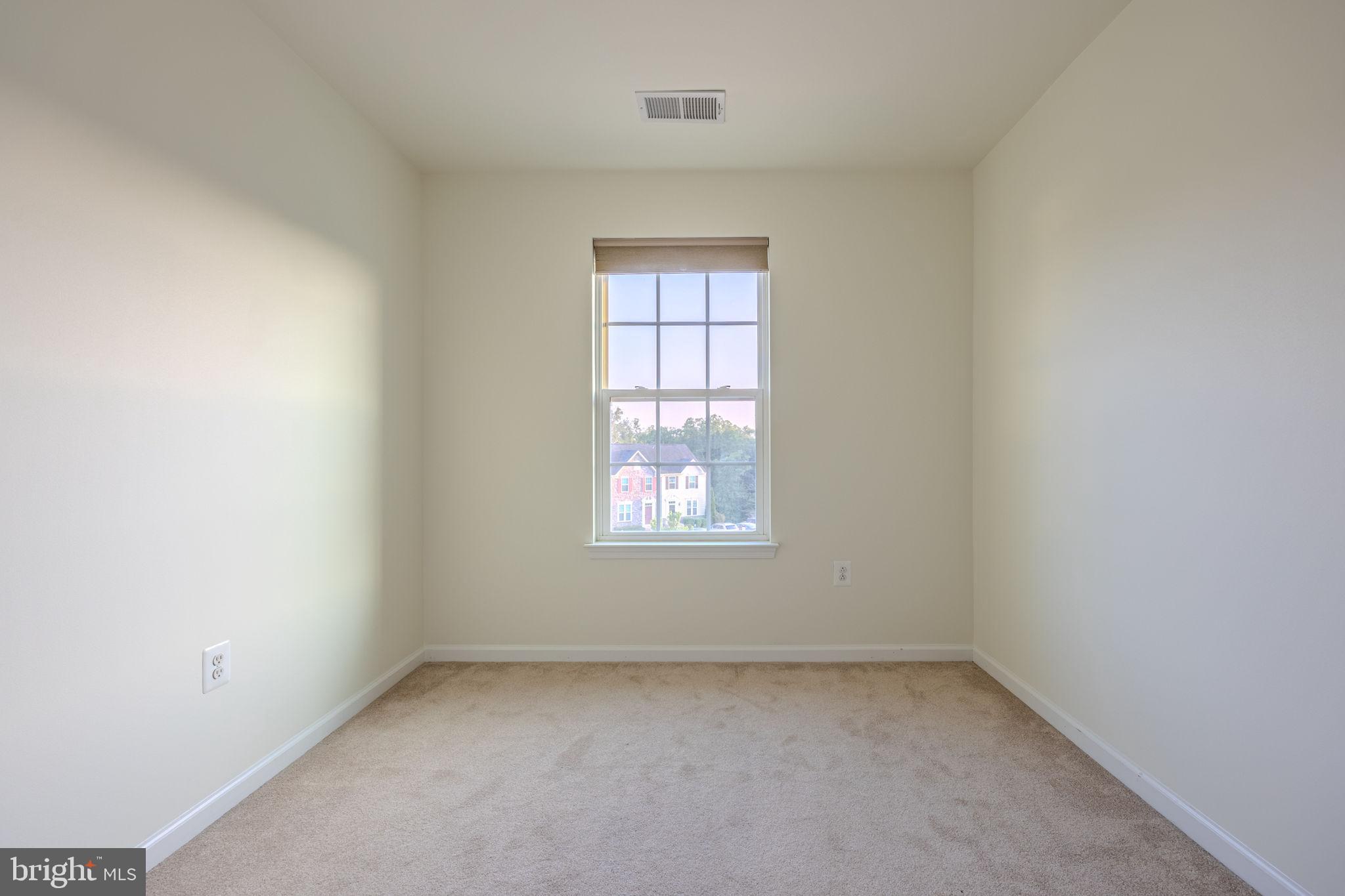 LAFAYETTE CROSSING - Residential Lease