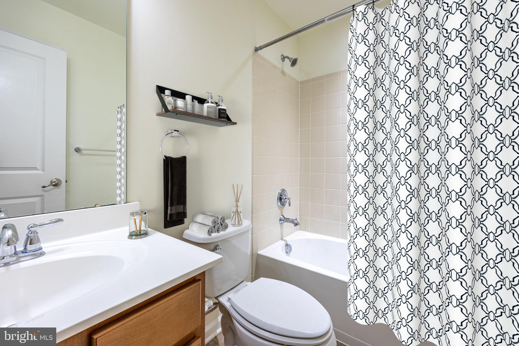 LAFAYETTE CROSSING - Residential Lease