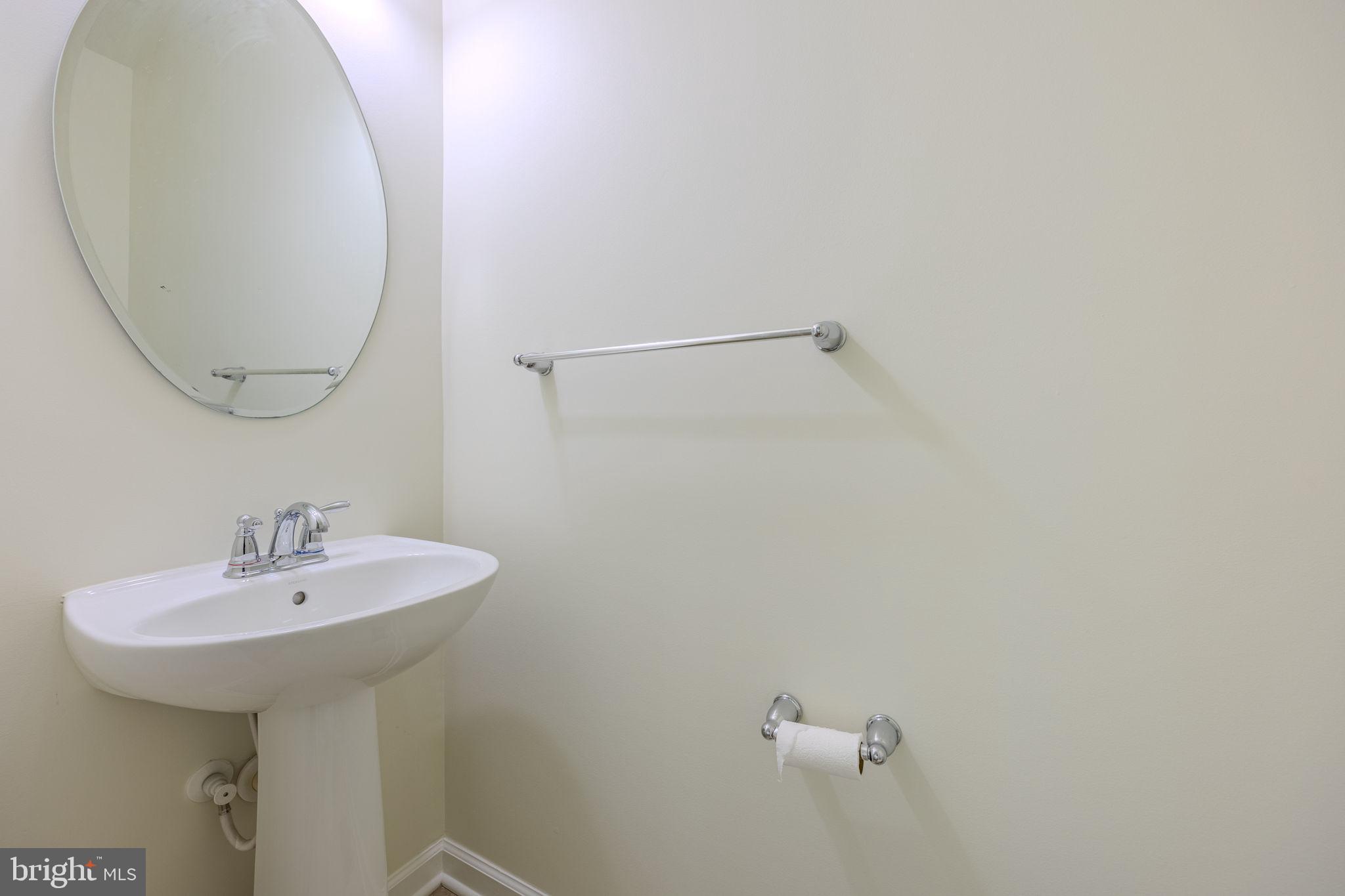 LAFAYETTE CROSSING - Residential Lease