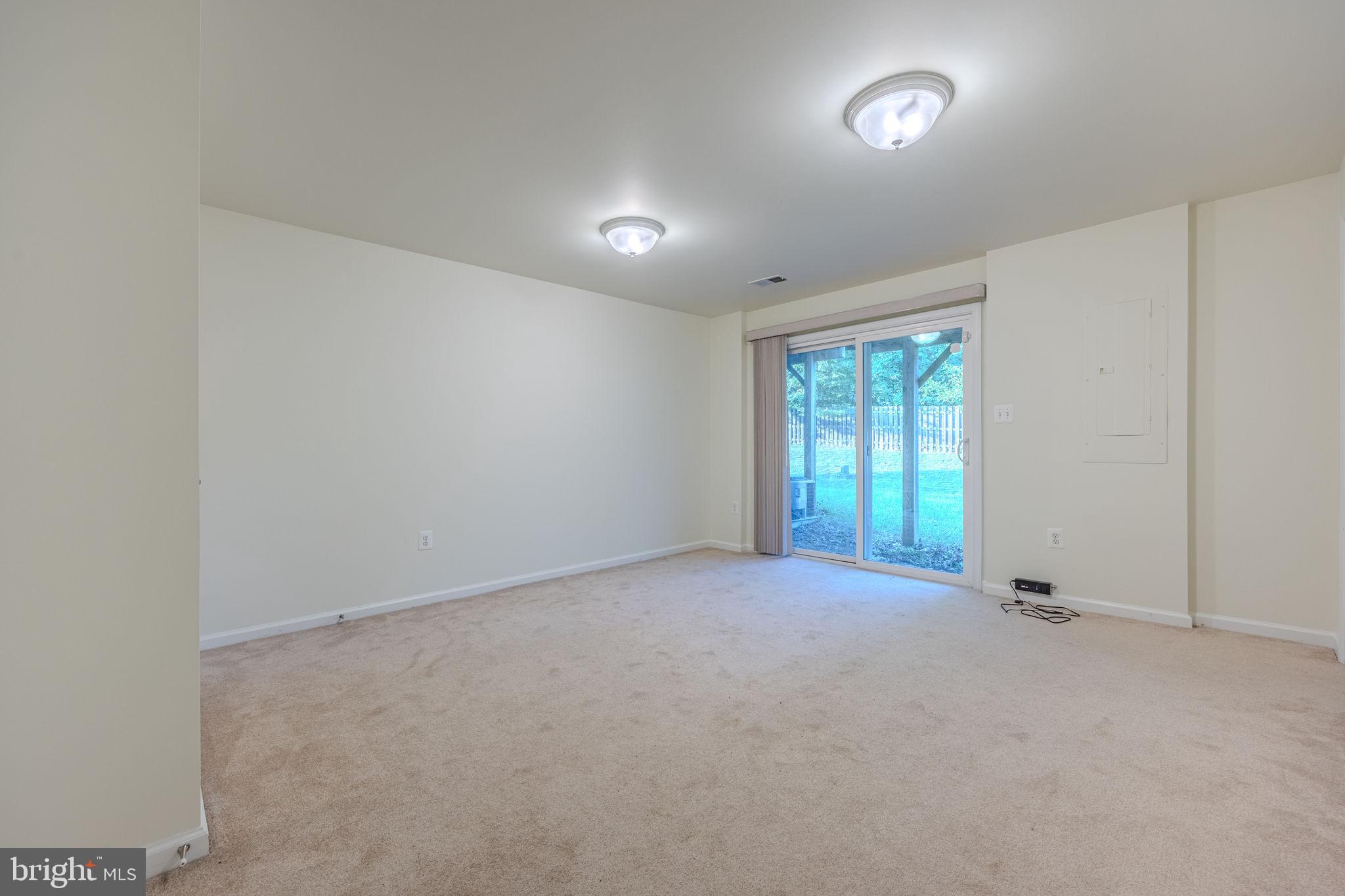 LAFAYETTE CROSSING - Residential Lease