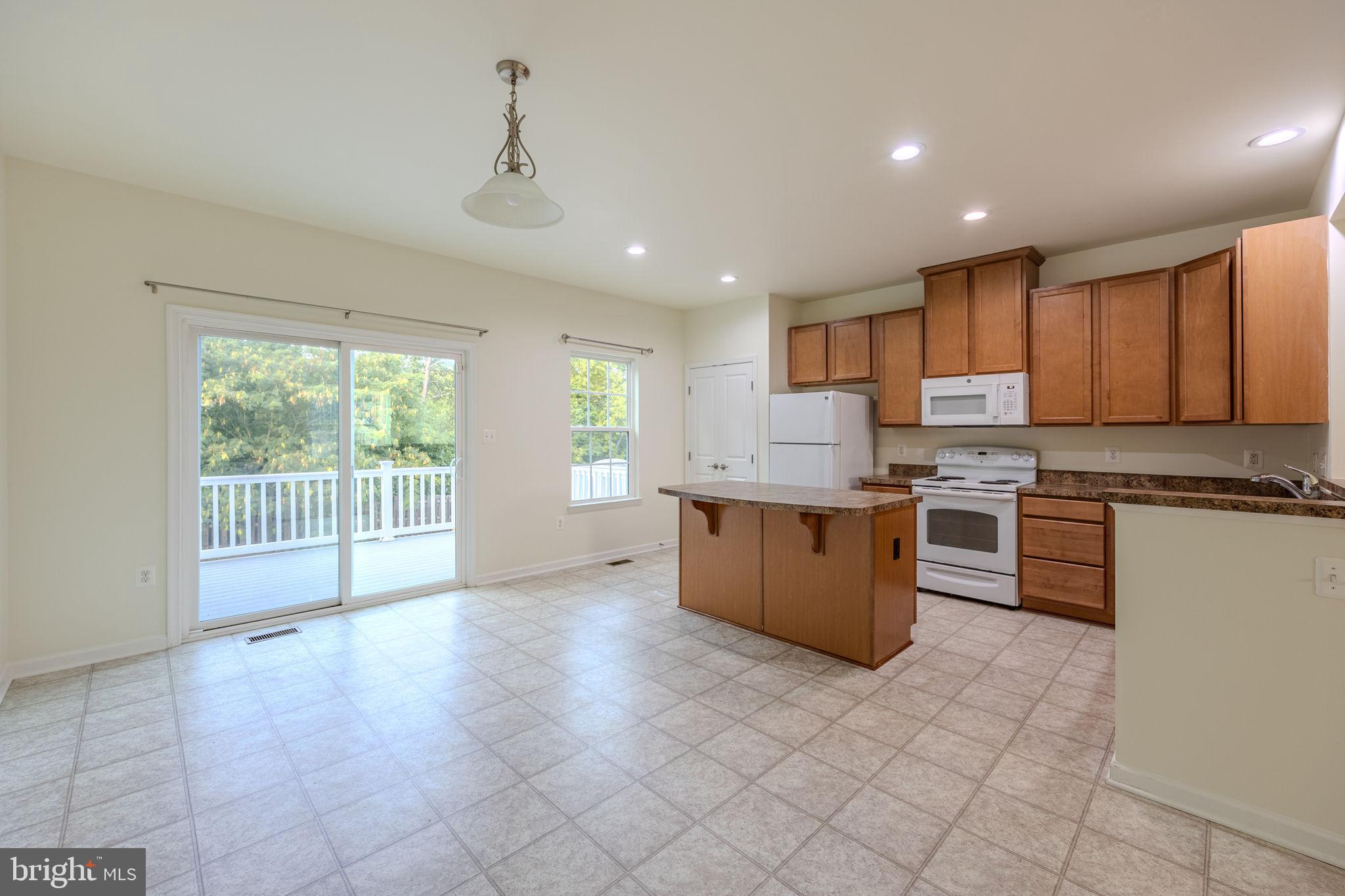 LAFAYETTE CROSSING - Residential Lease