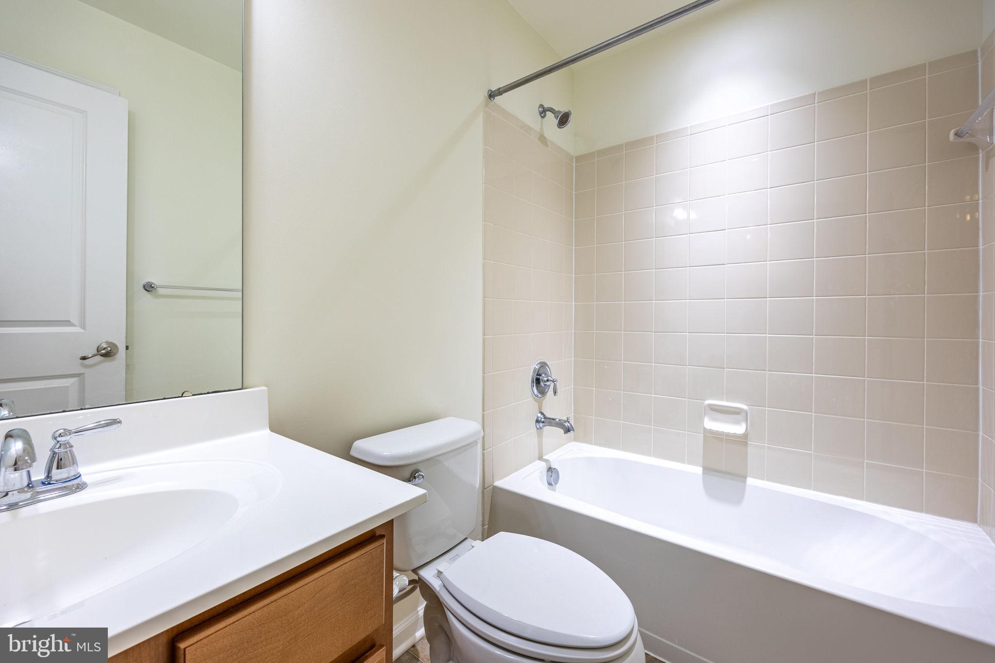 LAFAYETTE CROSSING - Residential Lease