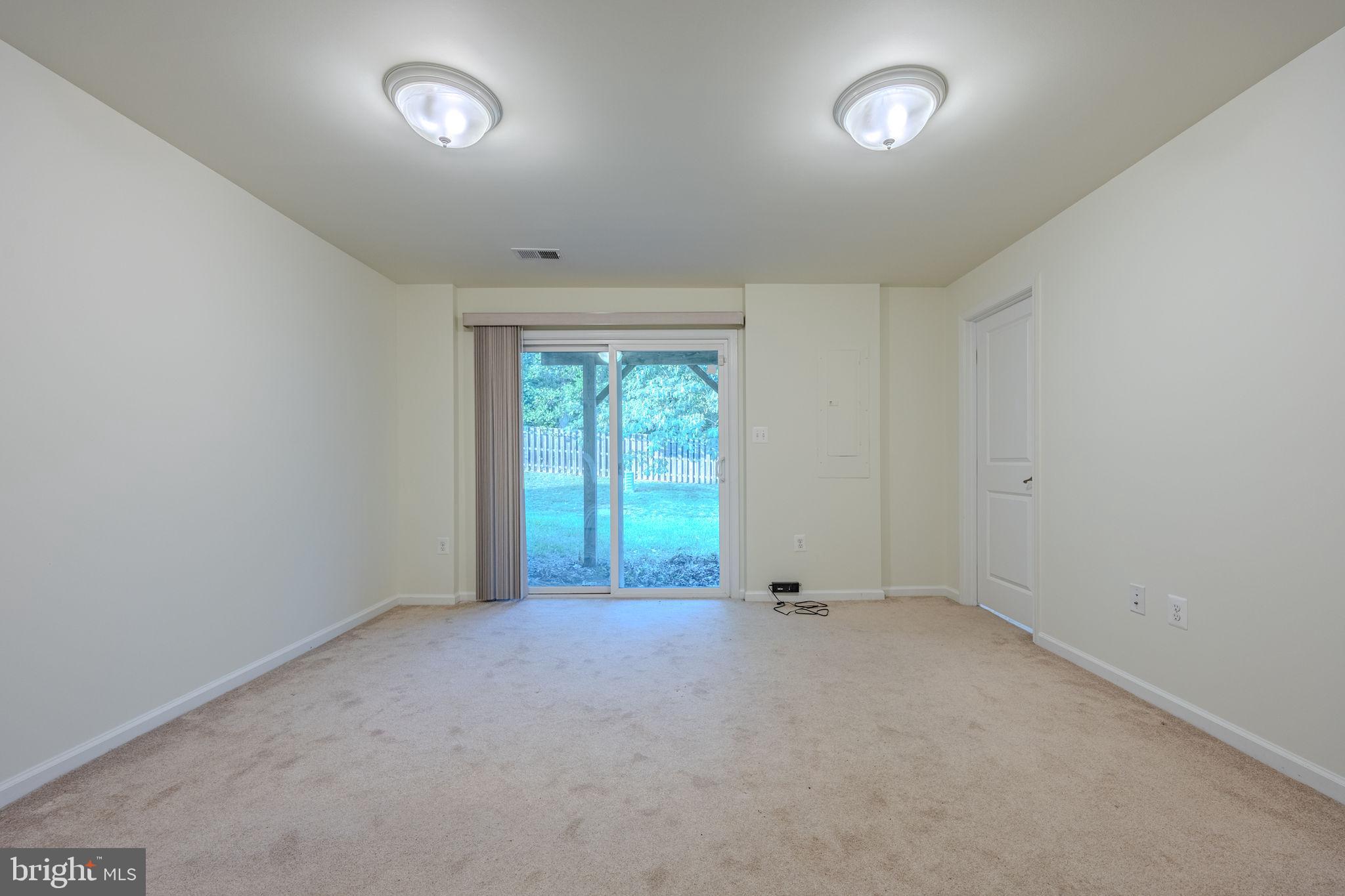 LAFAYETTE CROSSING - Residential Lease