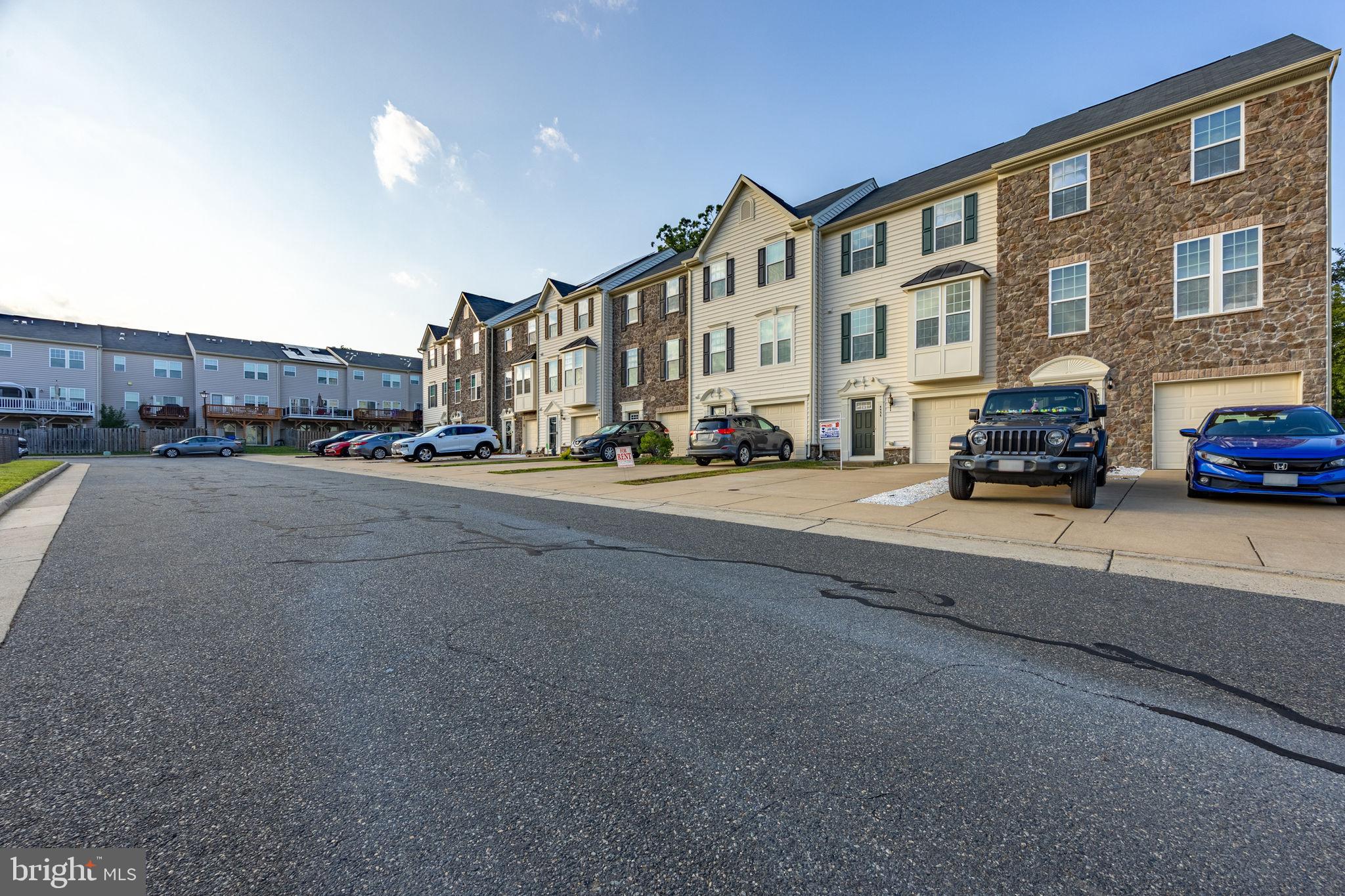 LAFAYETTE CROSSING - Residential Lease