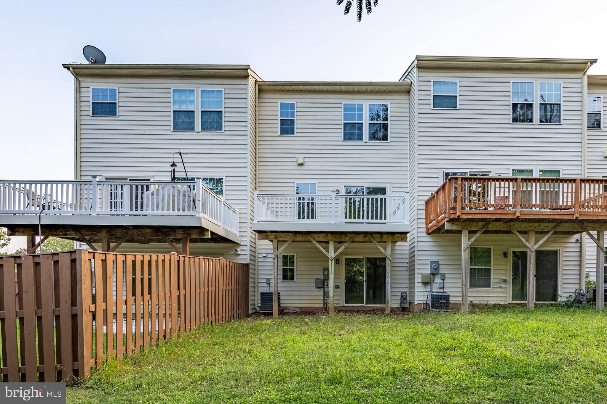 LAFAYETTE CROSSING - Residential Lease