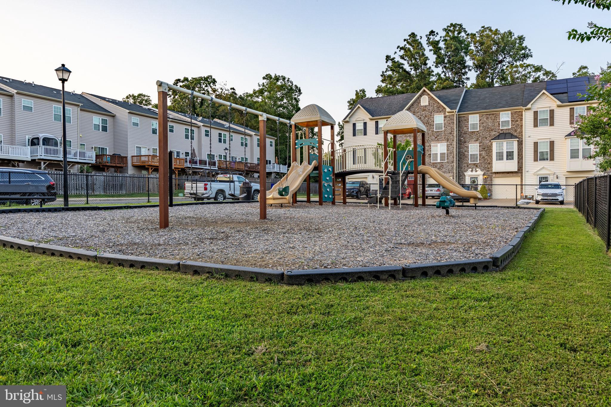 LAFAYETTE CROSSING - Residential Lease