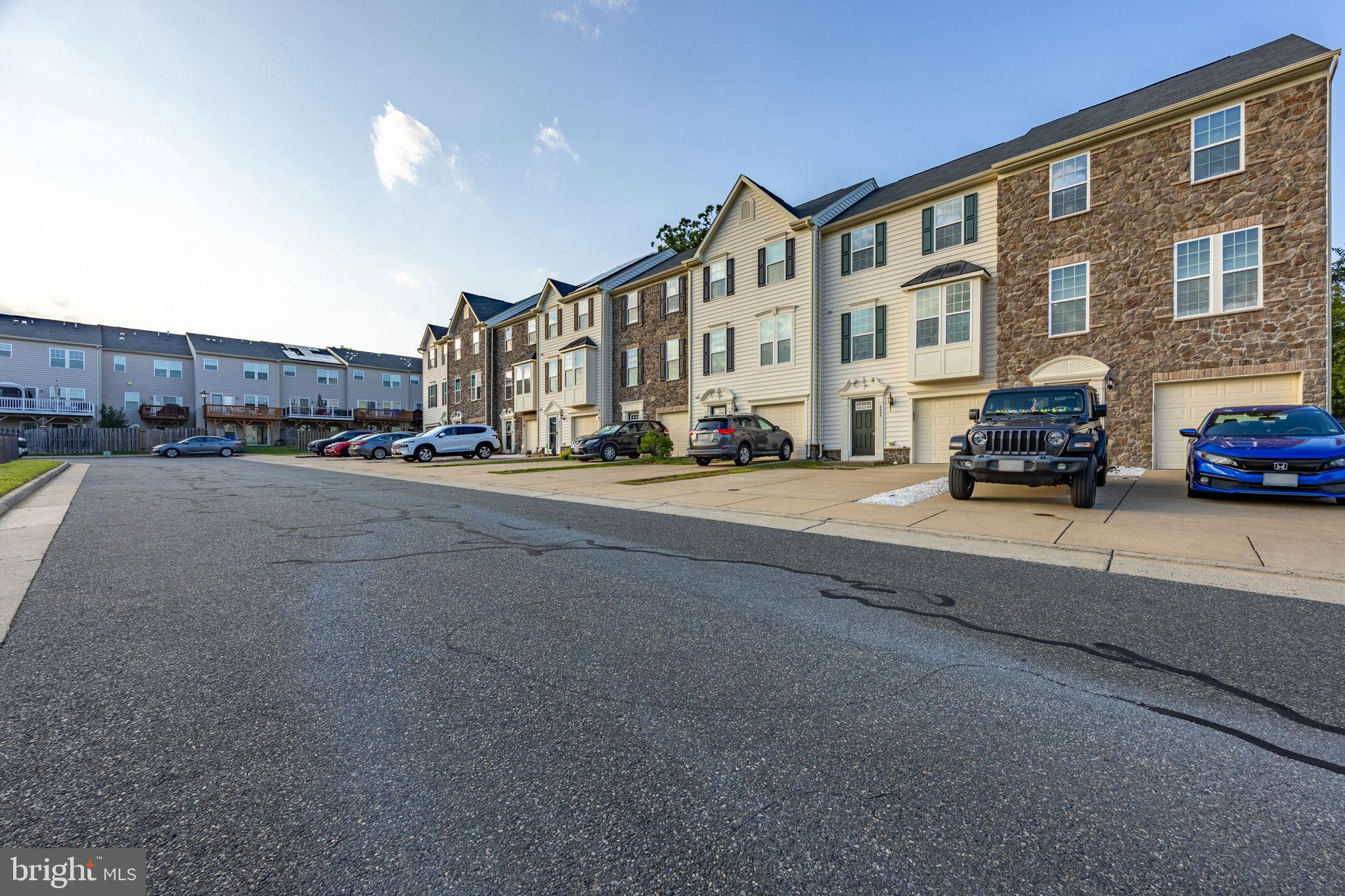 LAFAYETTE CROSSING - Residential Lease