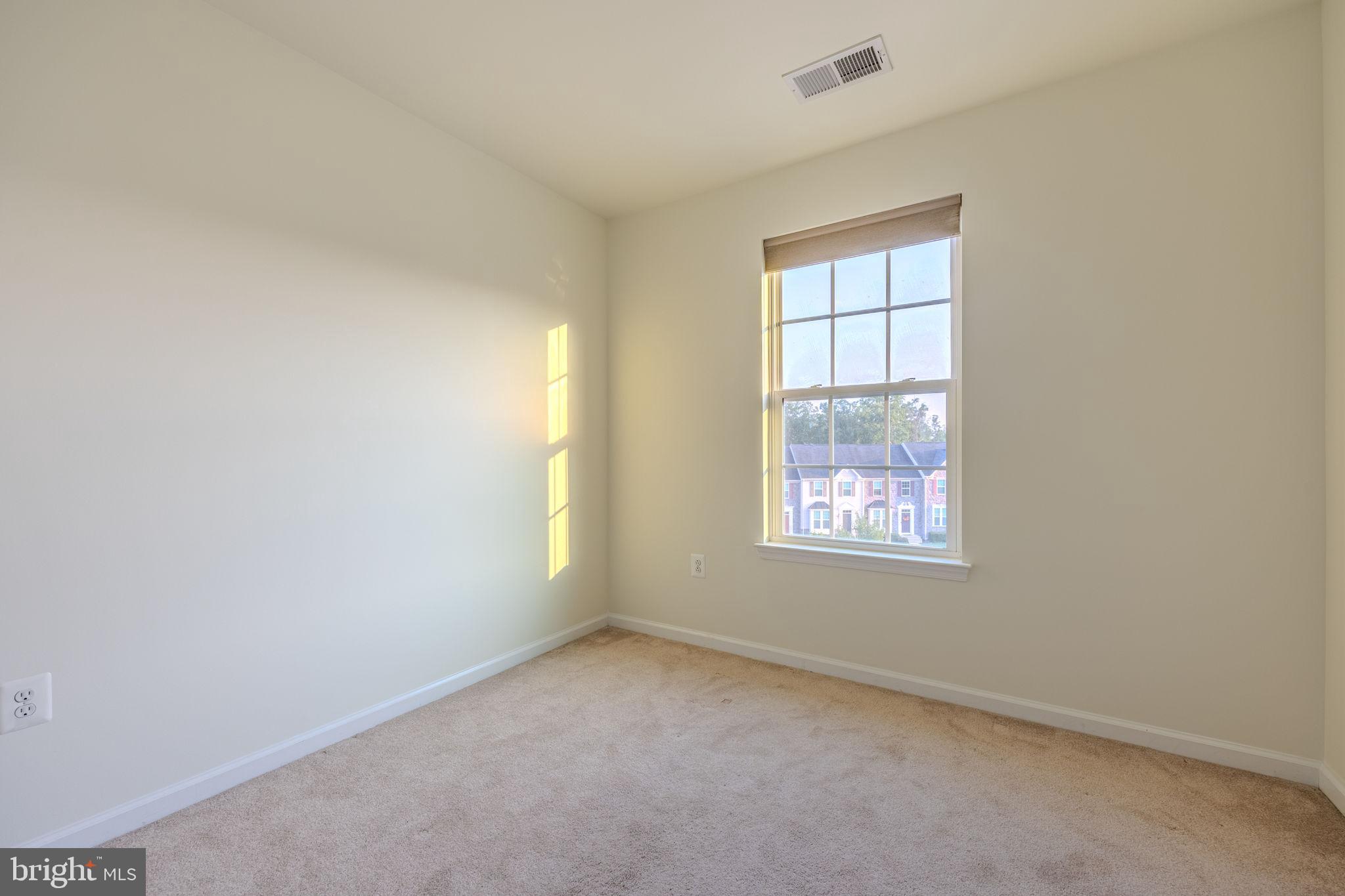 LAFAYETTE CROSSING - Residential Lease