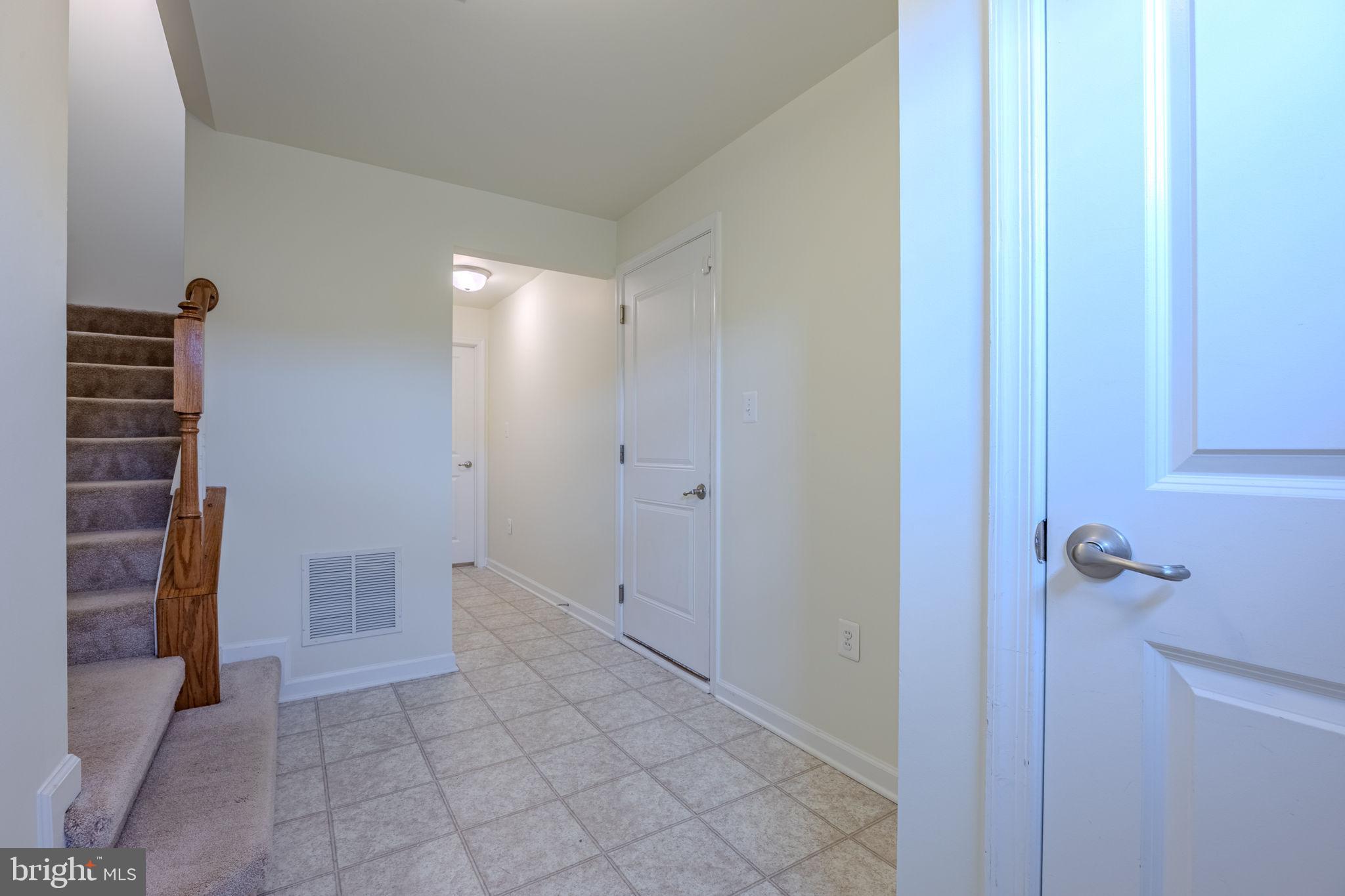 LAFAYETTE CROSSING - Residential Lease