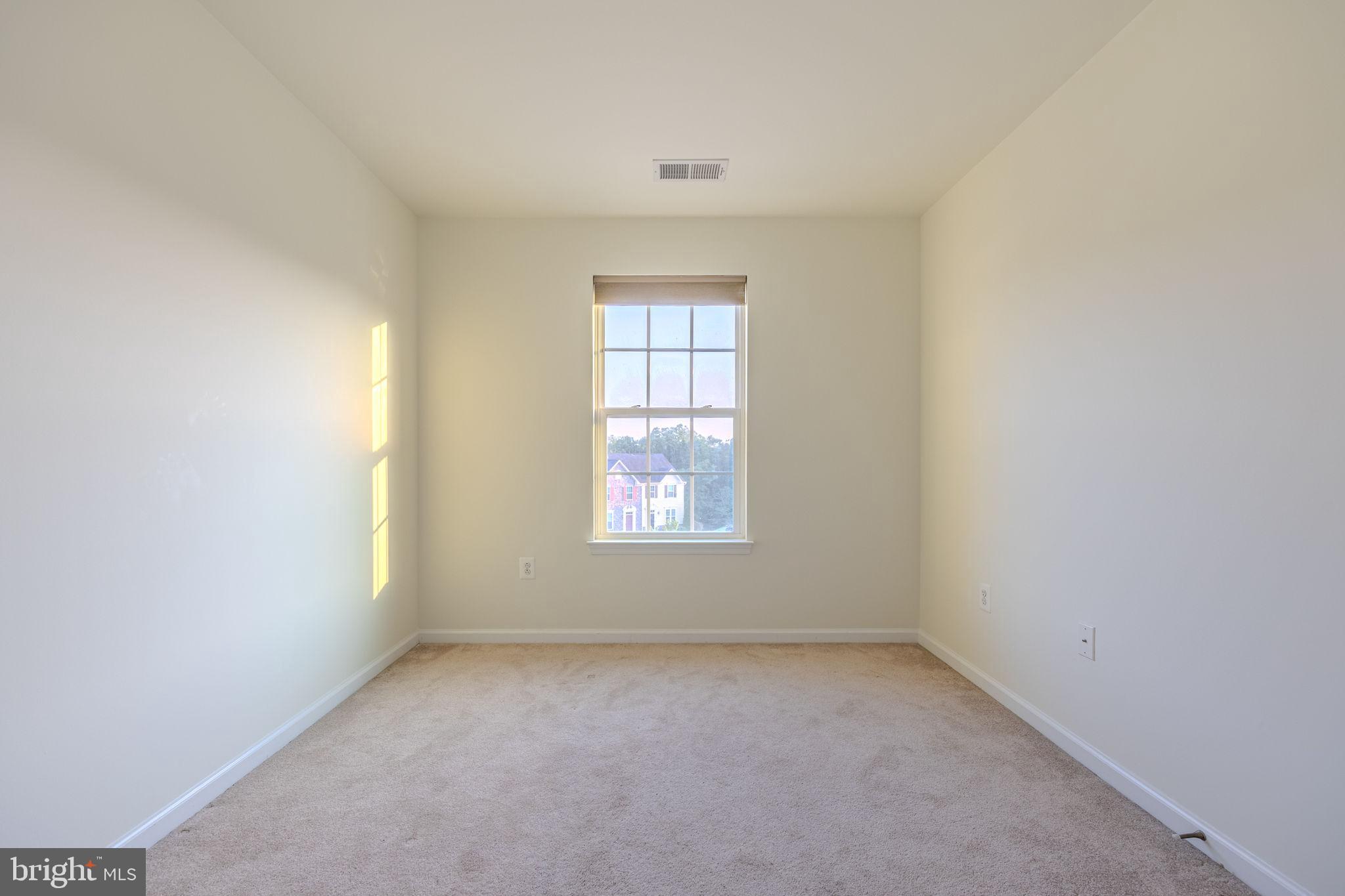 LAFAYETTE CROSSING - Residential Lease