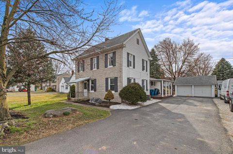 Photo of 110 COLEBROOK RD, ELIZABETHTOWN, PA 17022 (MLS # PALA2032230)