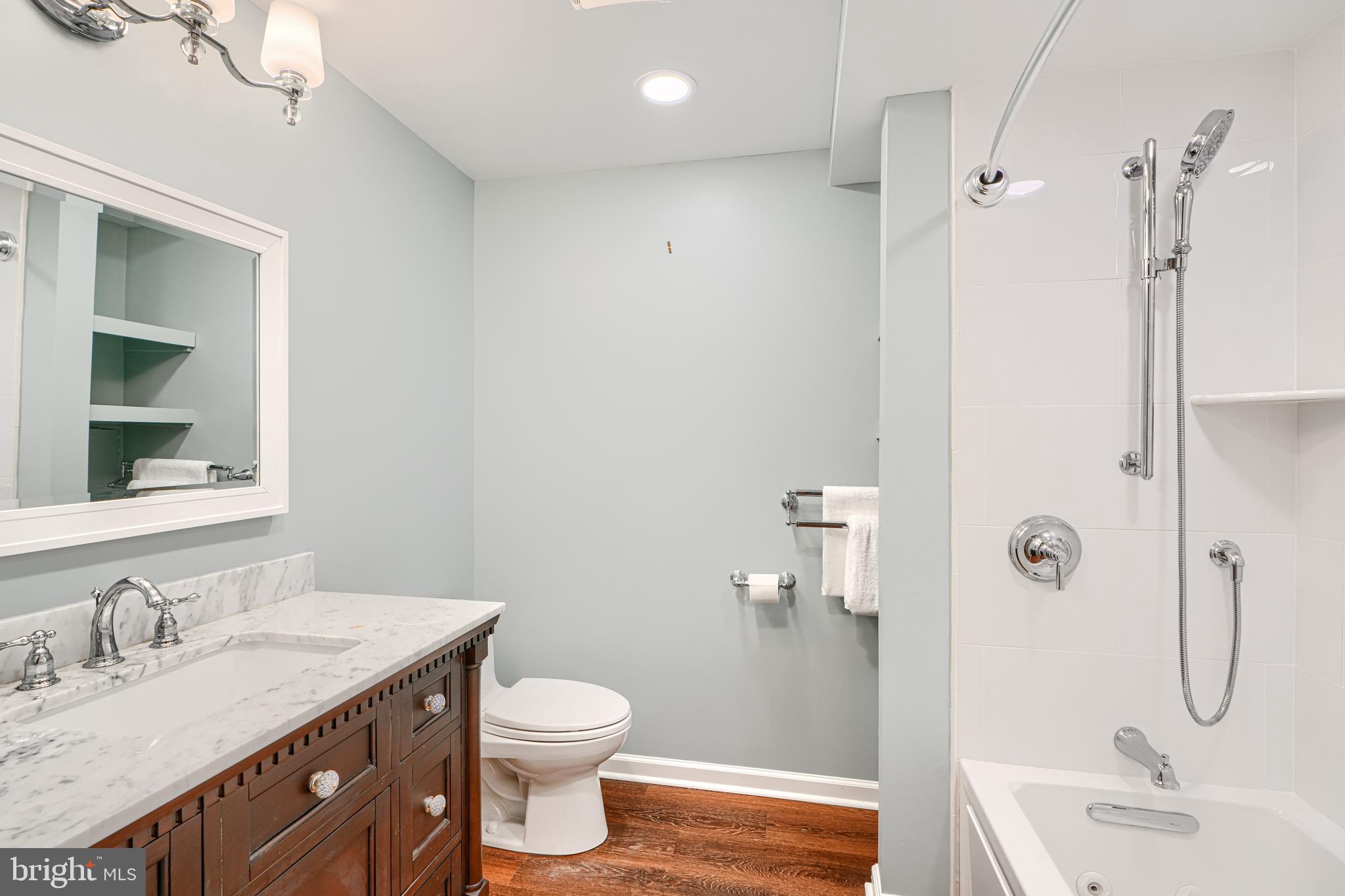 IVY HILL - Residential