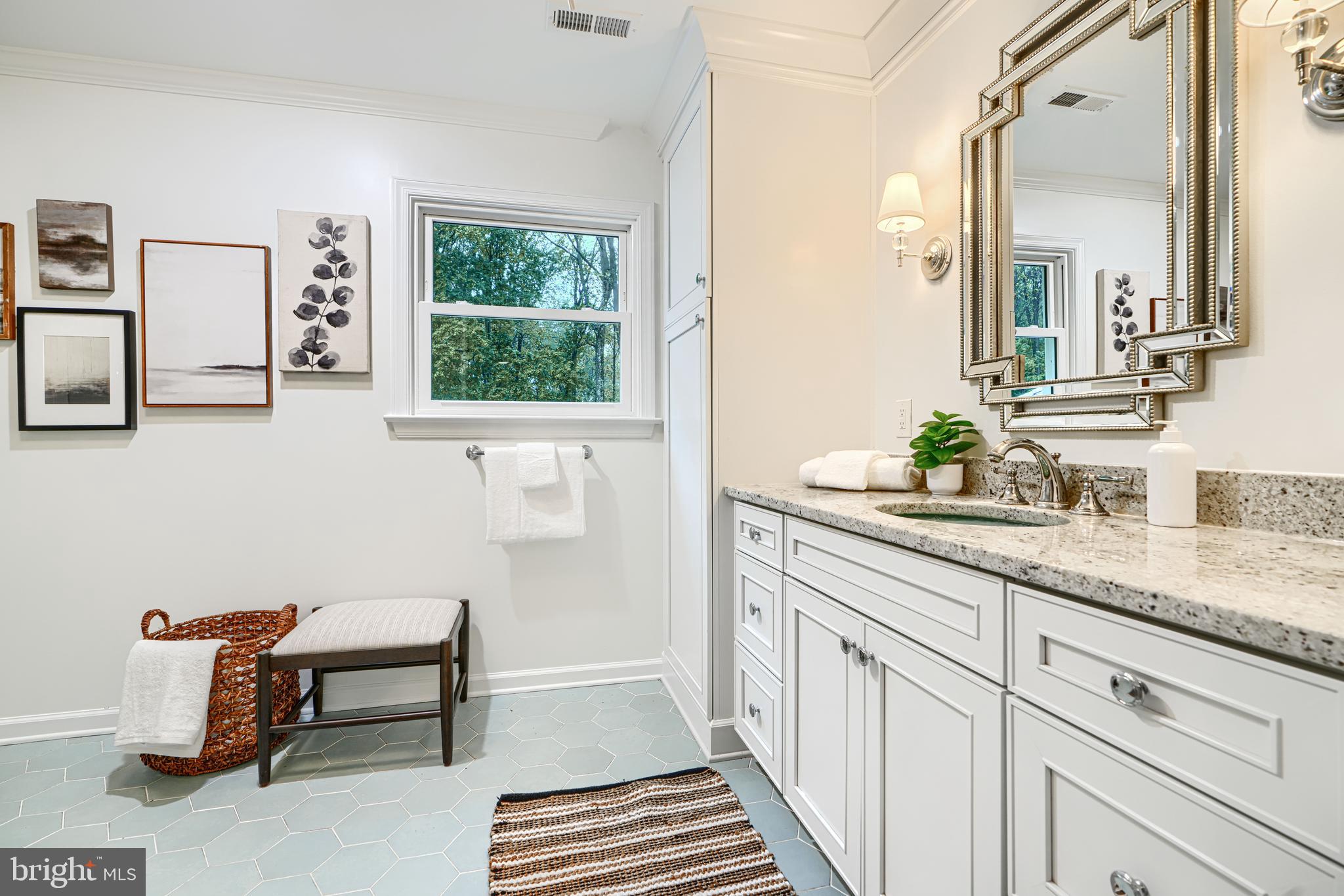 IVY HILL - Residential