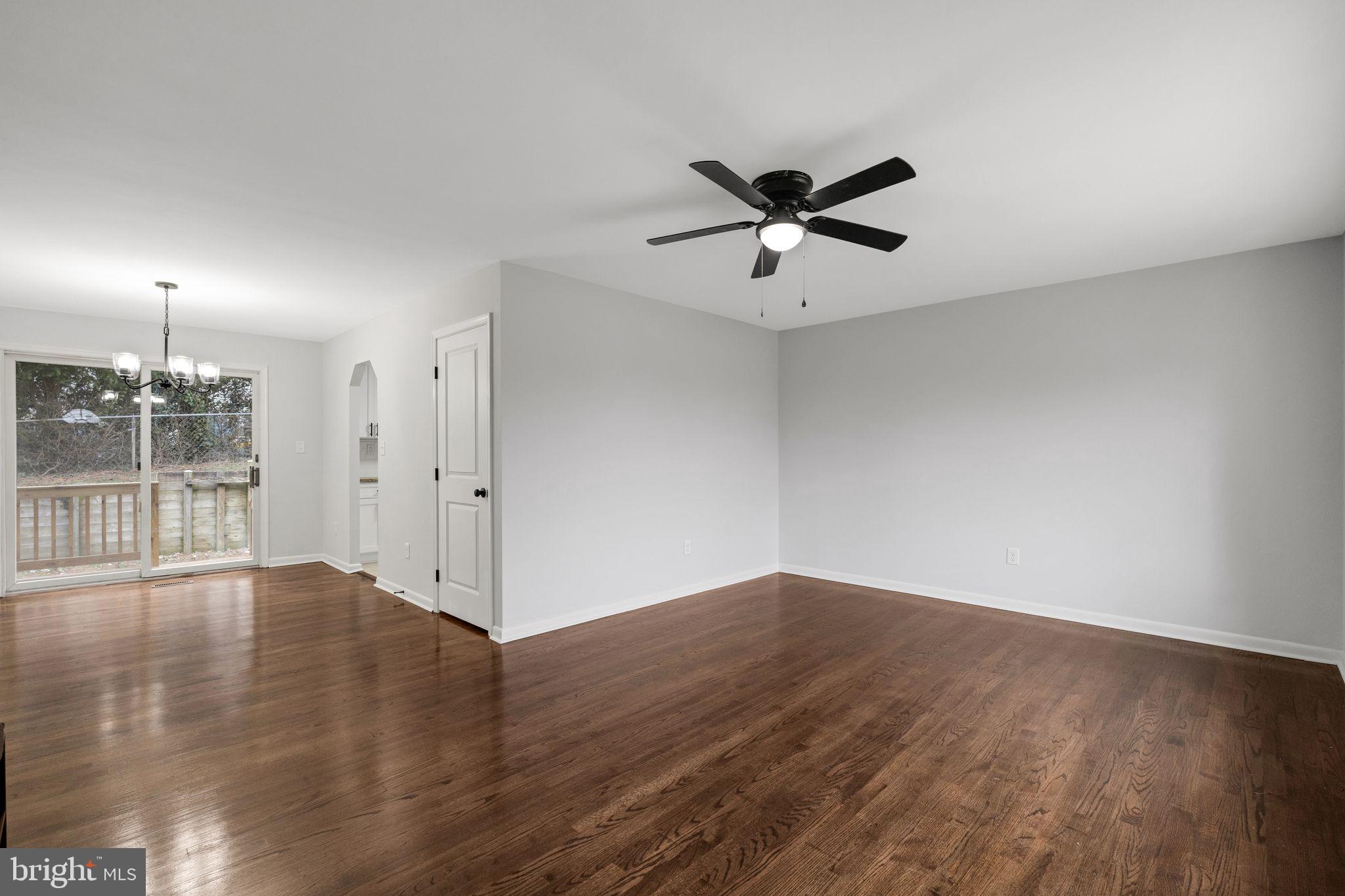 KINSLOUCH FARMS - Residential