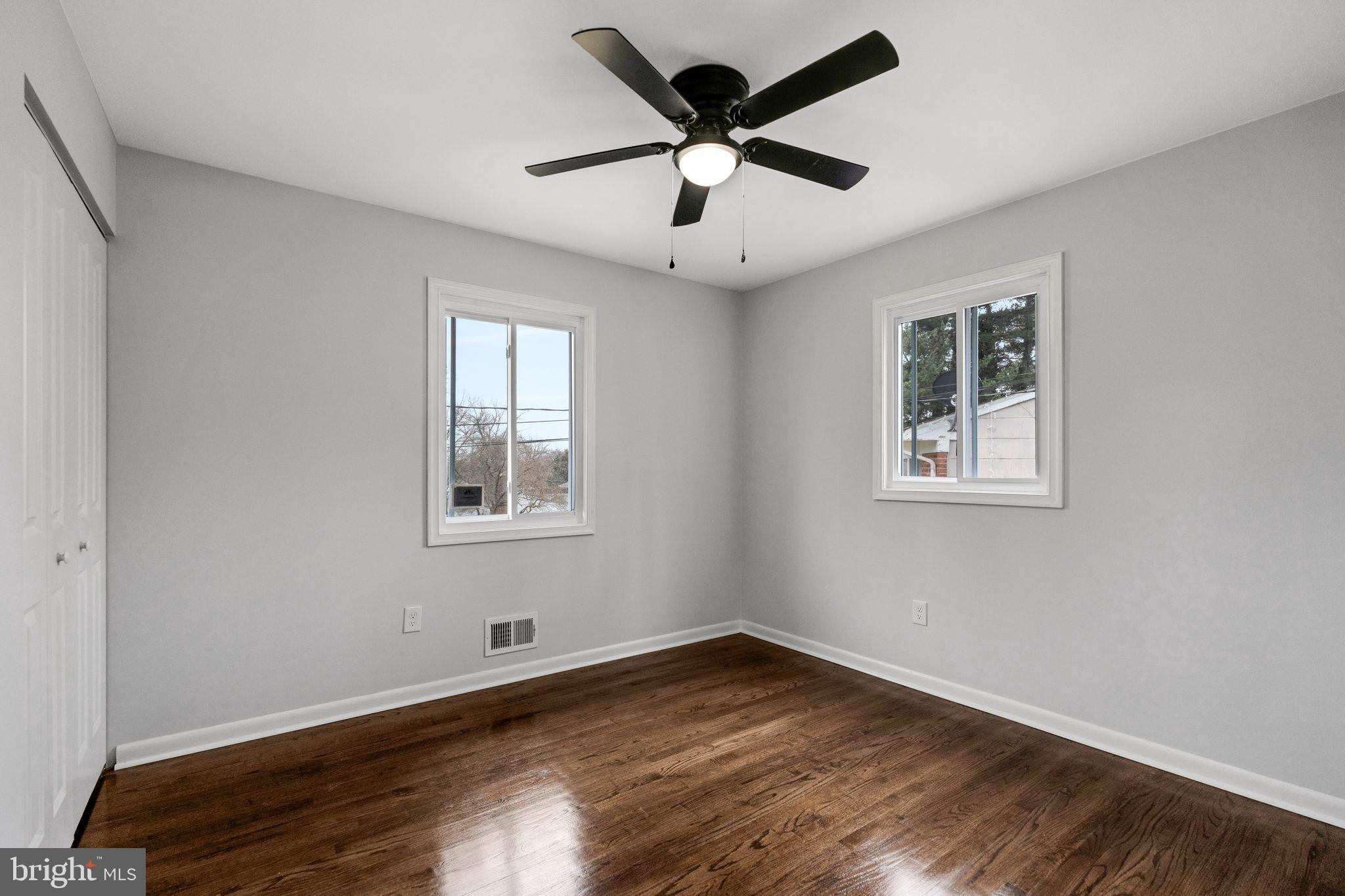 KINSLOUCH FARMS - Residential